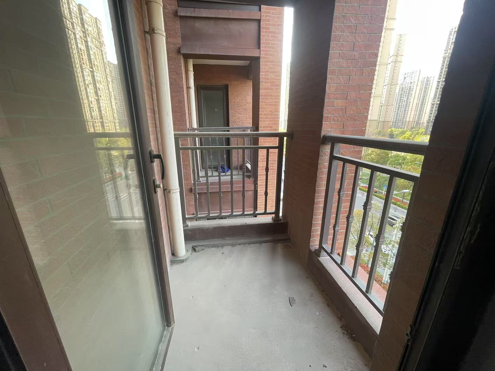 星湖郡 2室2厅1卫 108m&sup2;