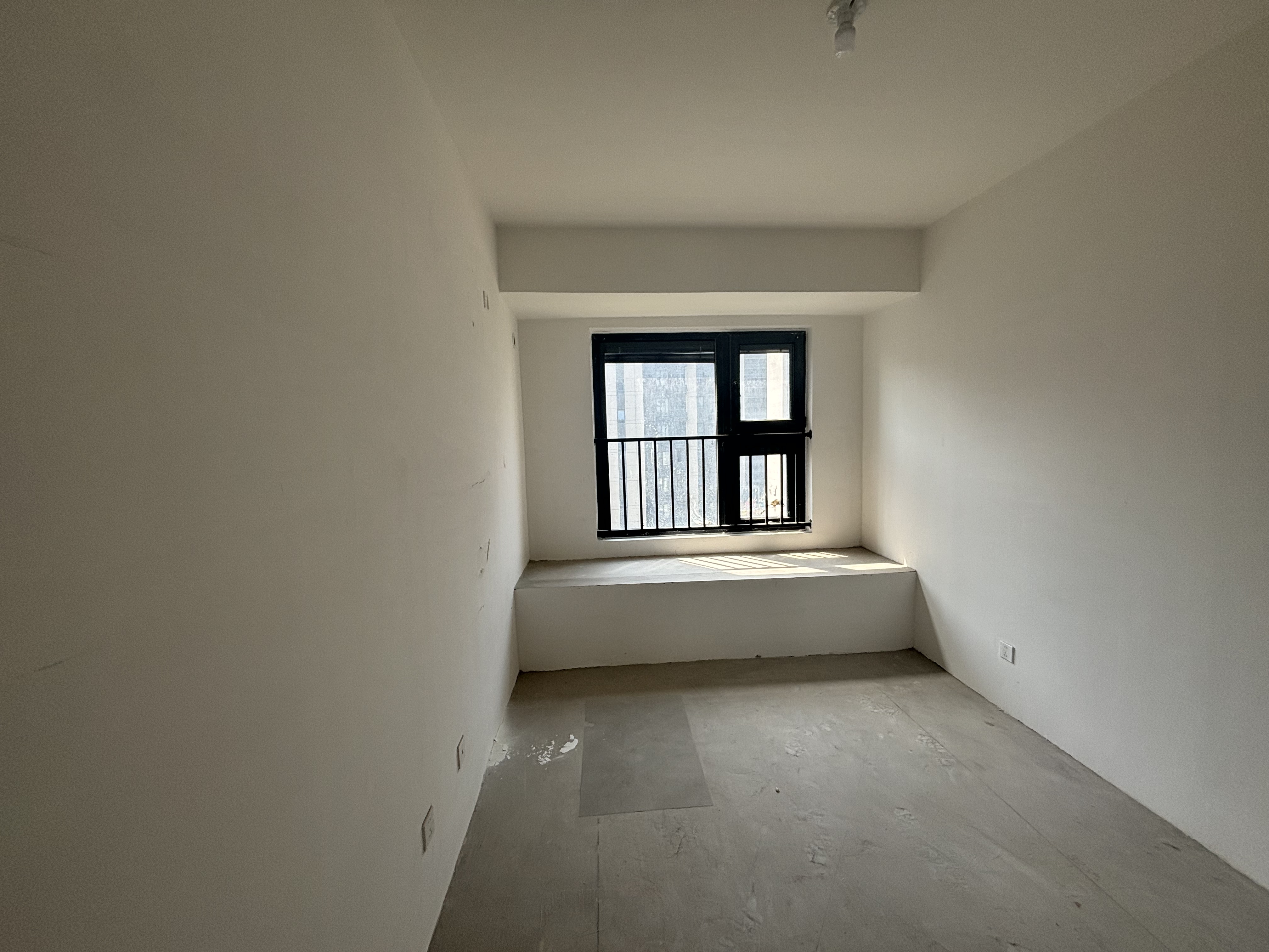 东时区 4室2厅2卫 114m&sup2;
