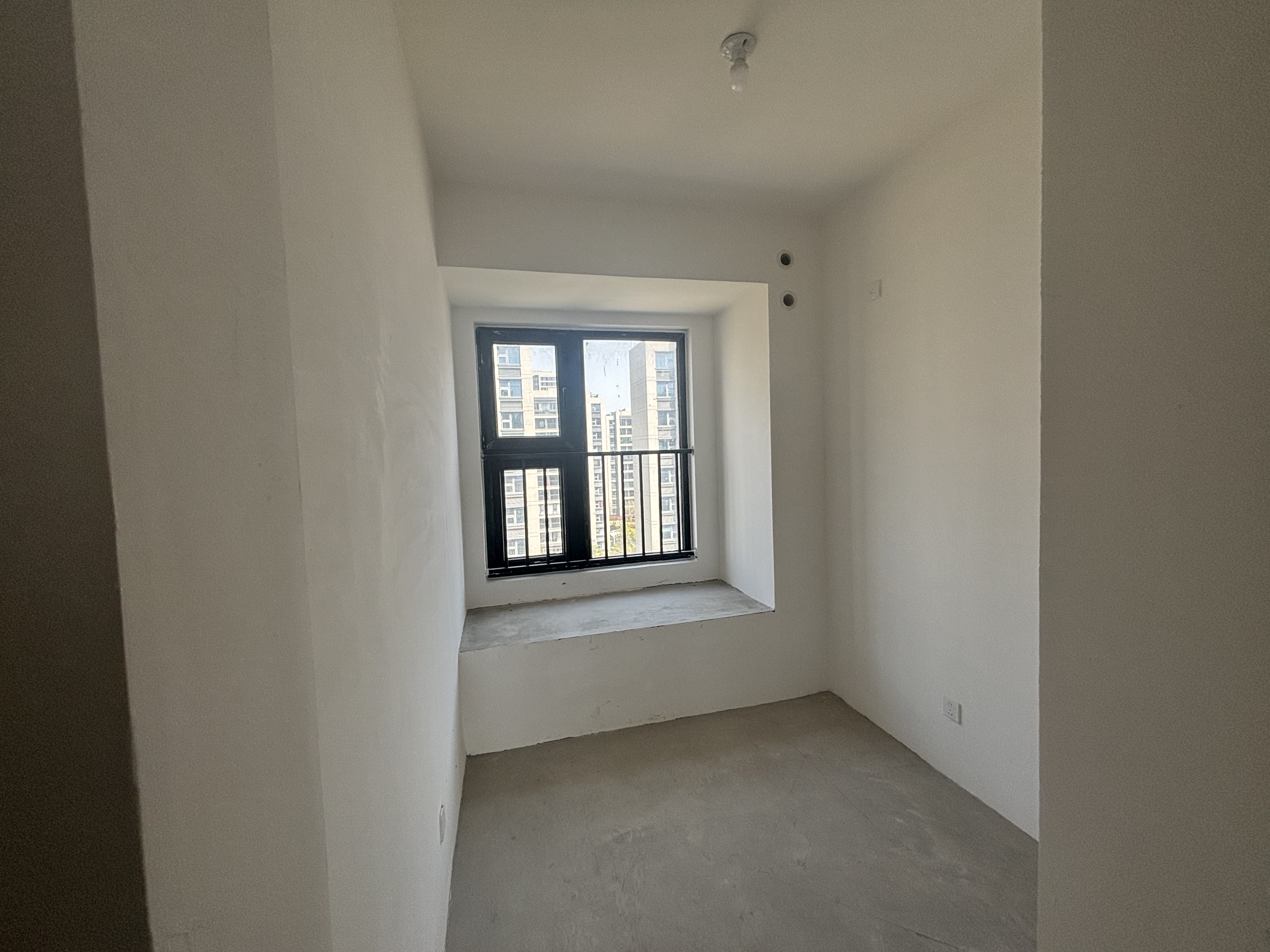 东时区 4室2厅2卫 114m&sup2;