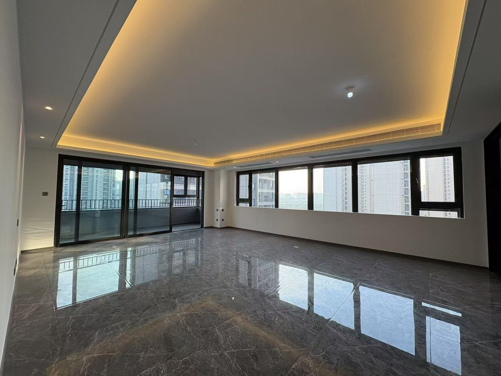 招商公园道 4室2厅3卫 198.22m²
