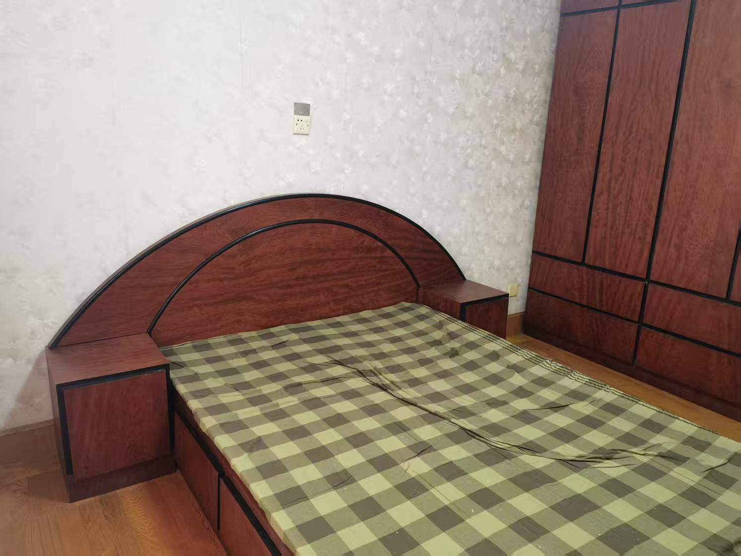 光明东村一期 2室2厅1卫 80m&sup2;