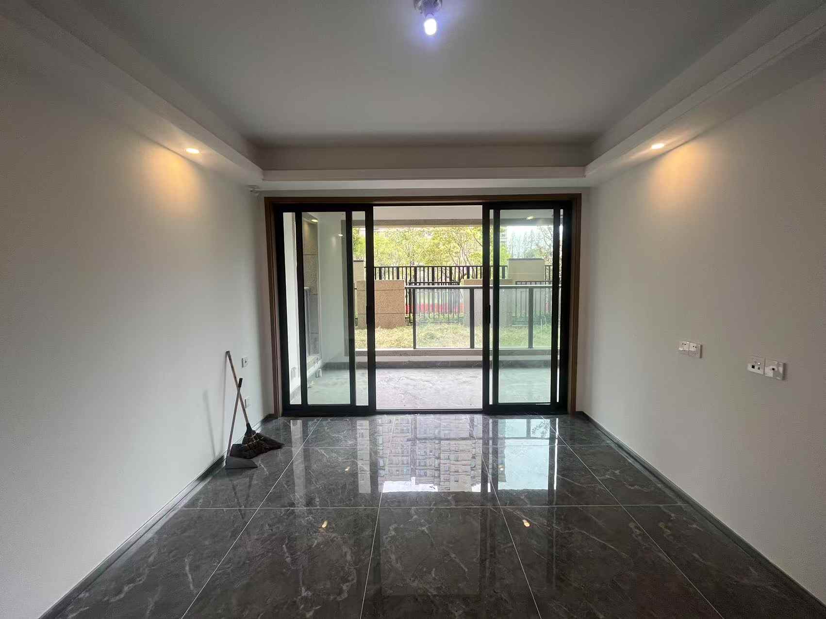 湖悦云境 4室2厅2卫 271.00m²