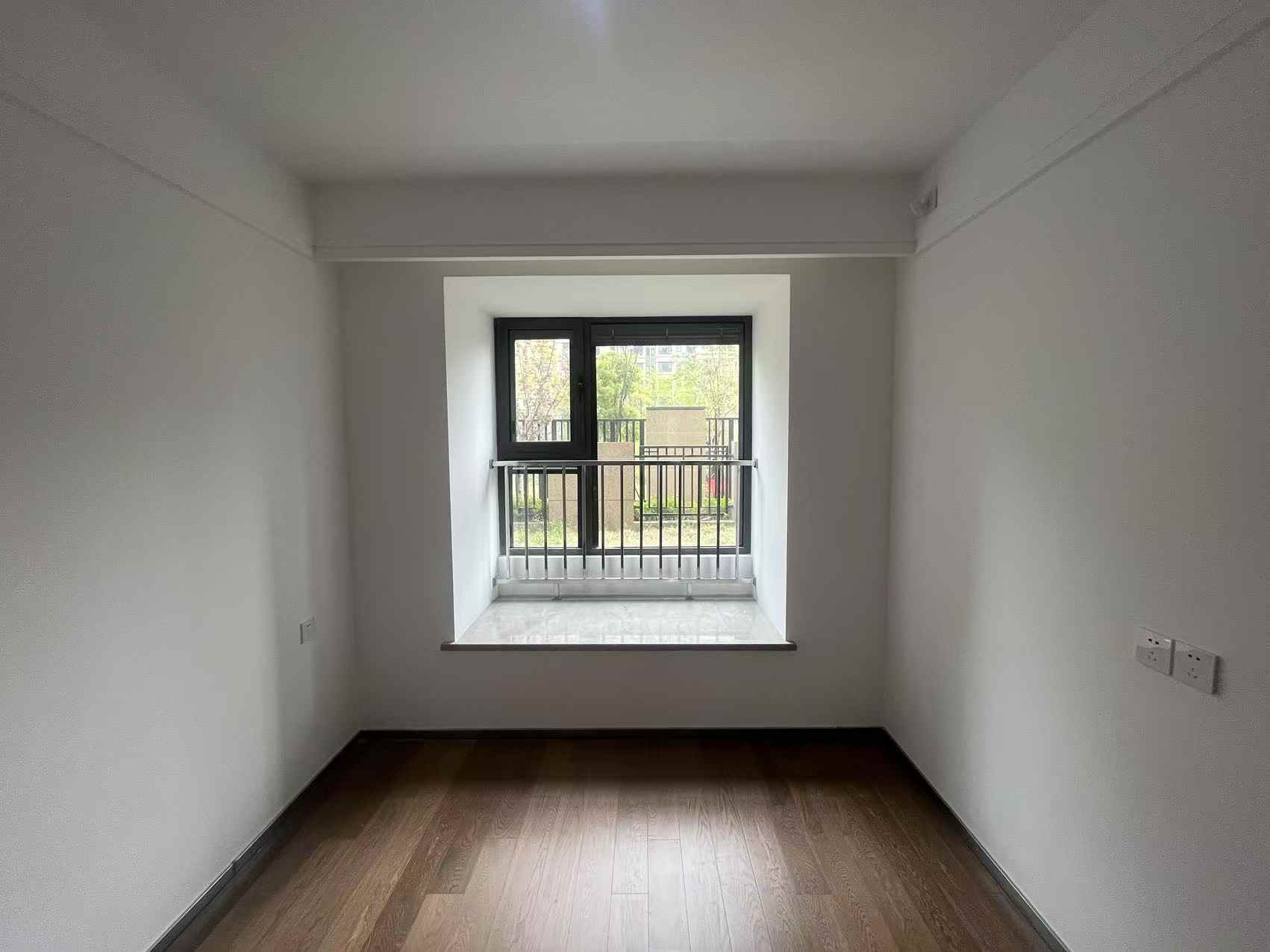 湖悦云境 4室2厅2卫 271.00m&sup2;