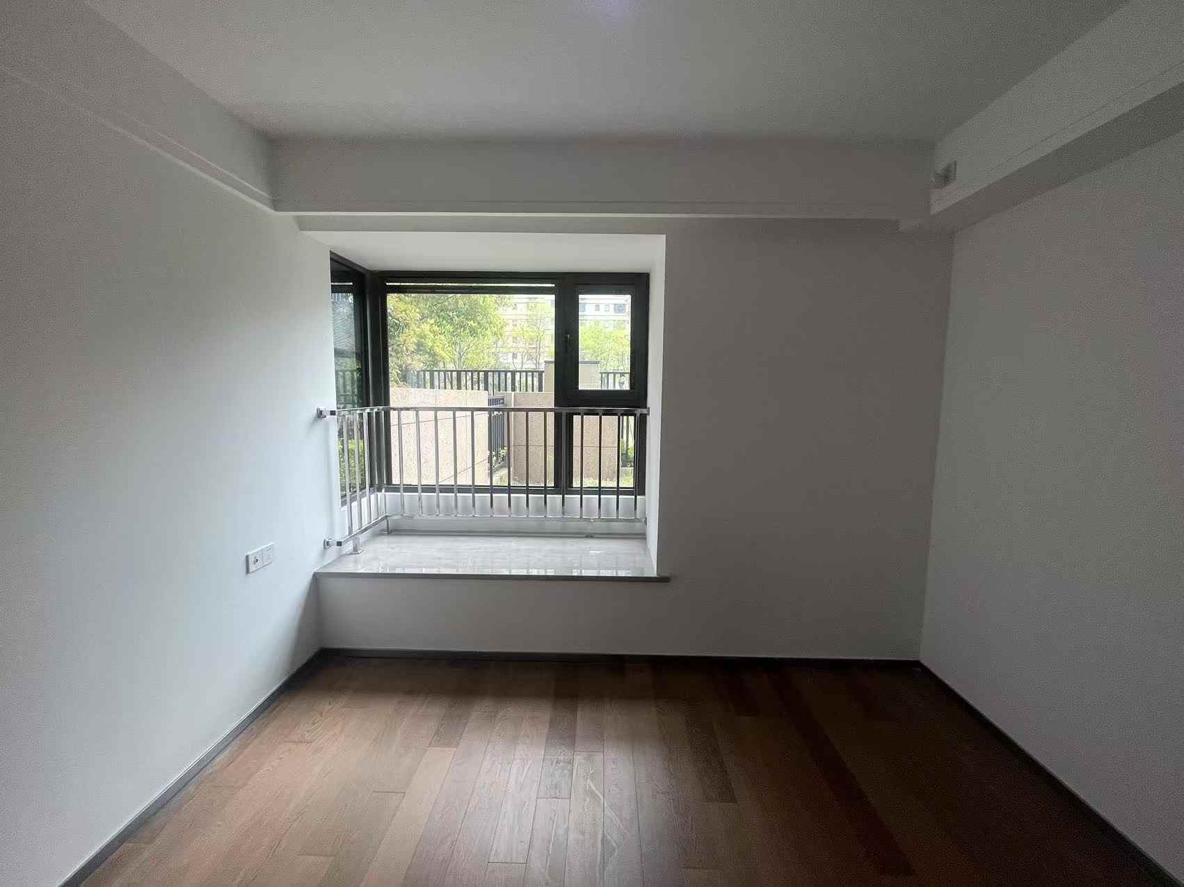 湖悦云境 4室2厅2卫 271.00m&sup2;