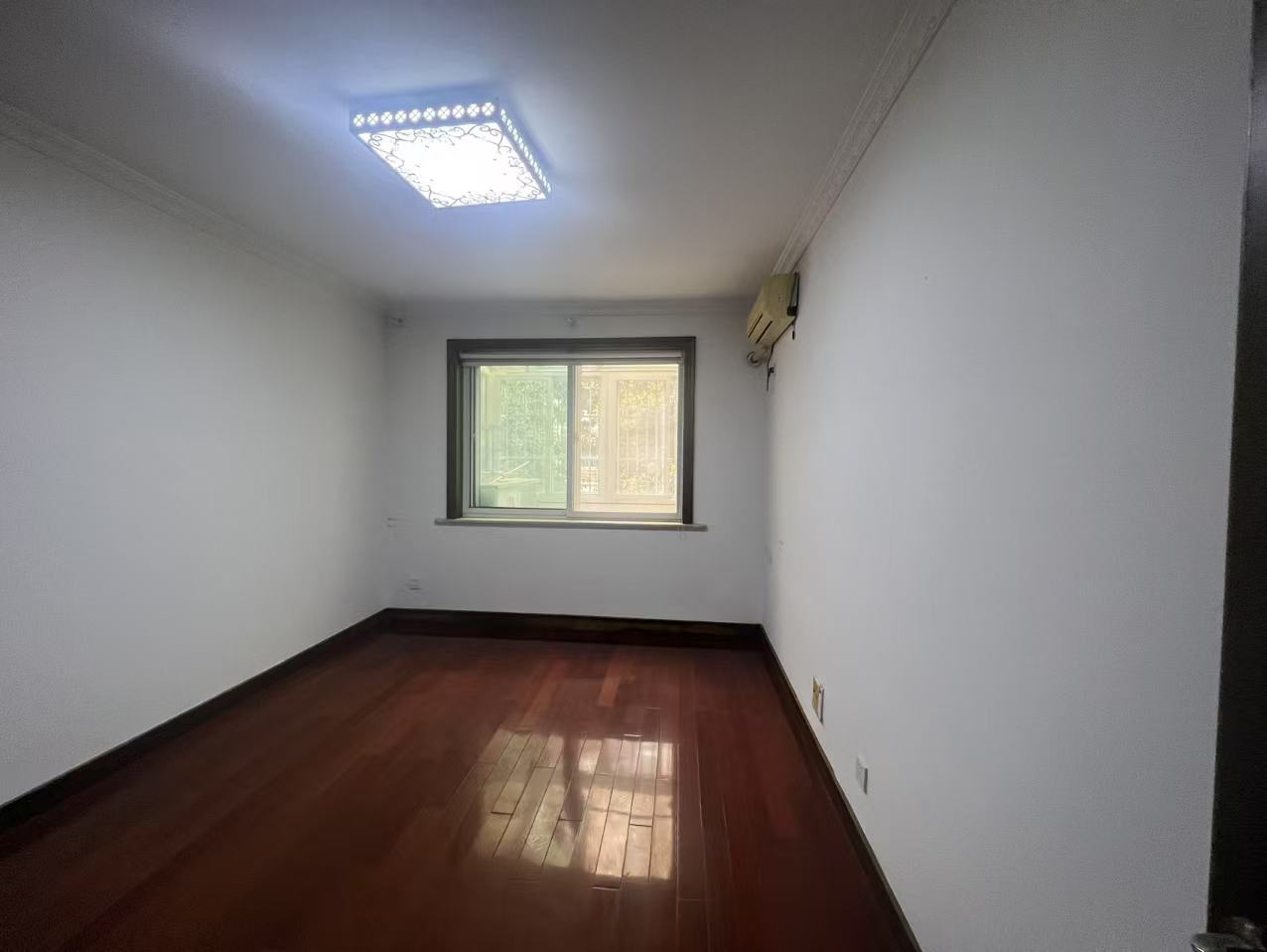 三喜花苑 3室2厅1卫 96.00m&sup2;