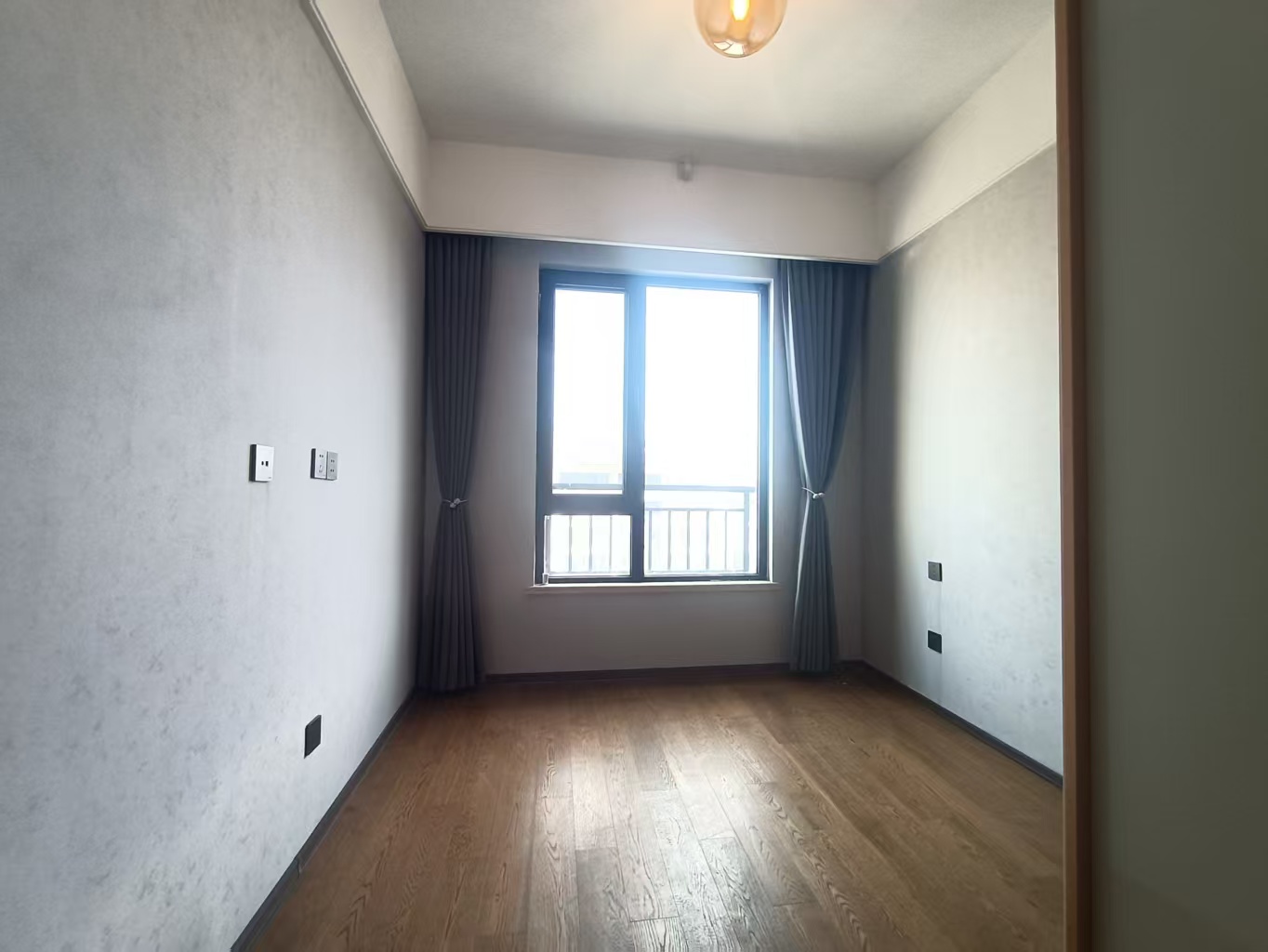 春风南岸西园 4室2厅2卫 140m&sup2;