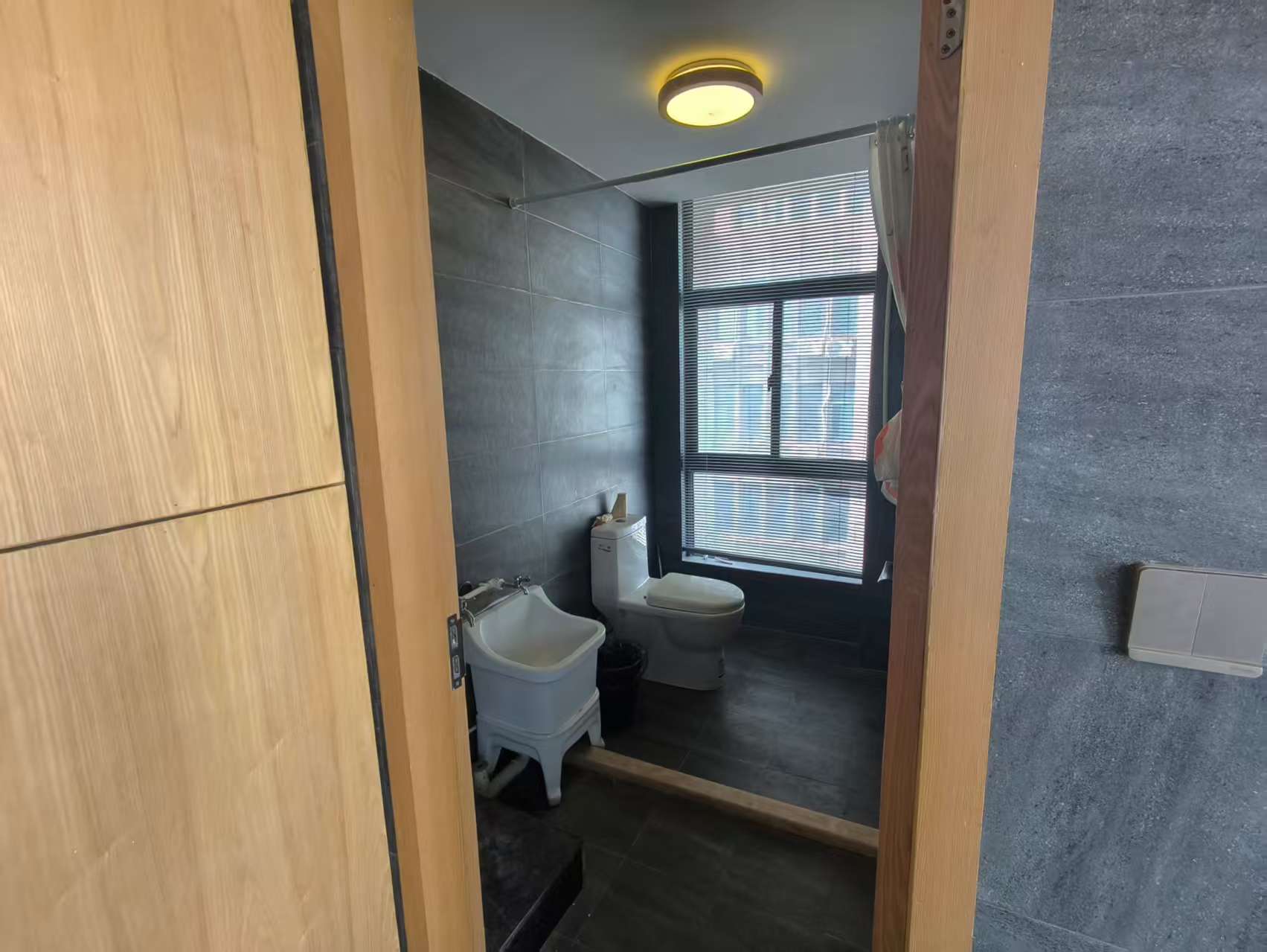 精英汇 4室2厅1卫 240m²