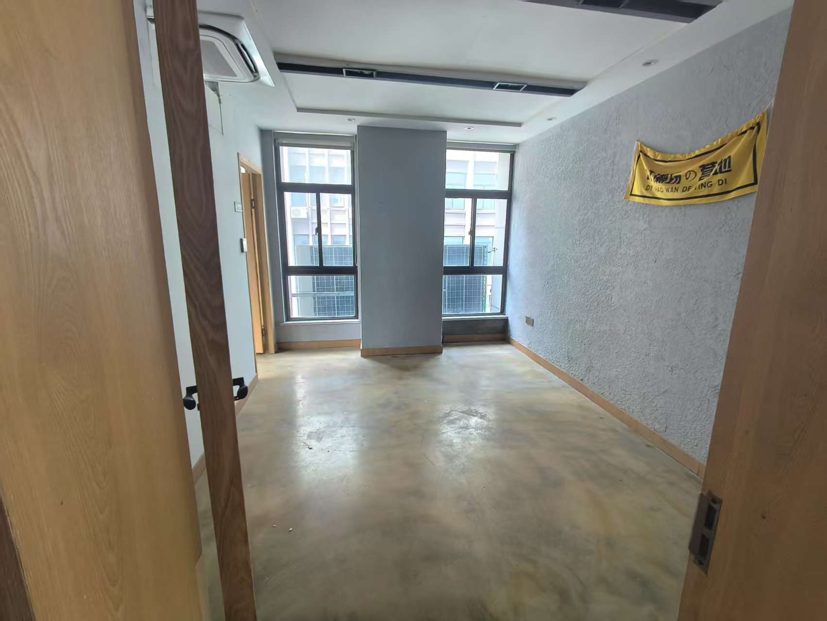 精英汇 4室2厅1卫 240m²
