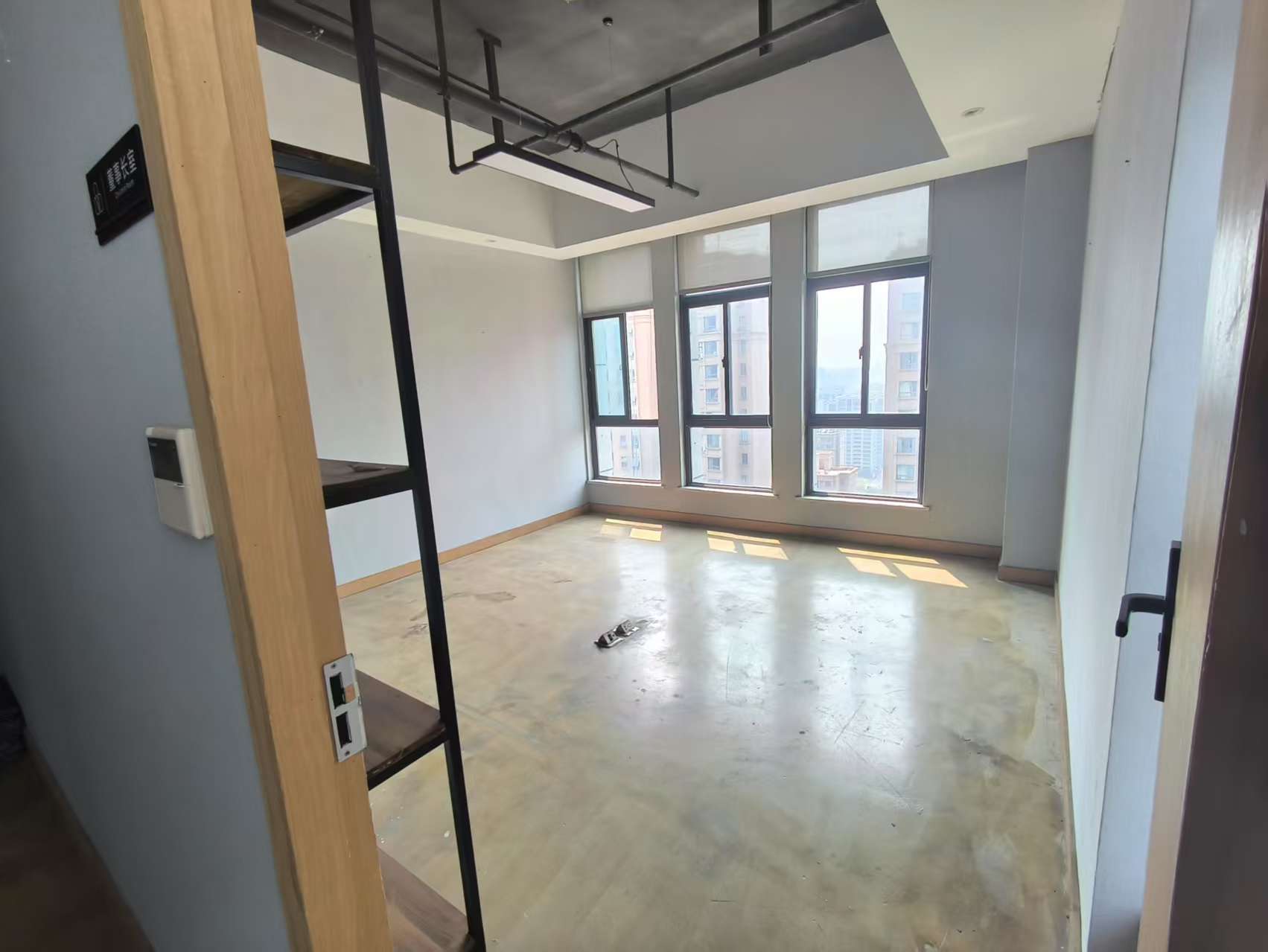 精英汇 4室2厅1卫 240m²
