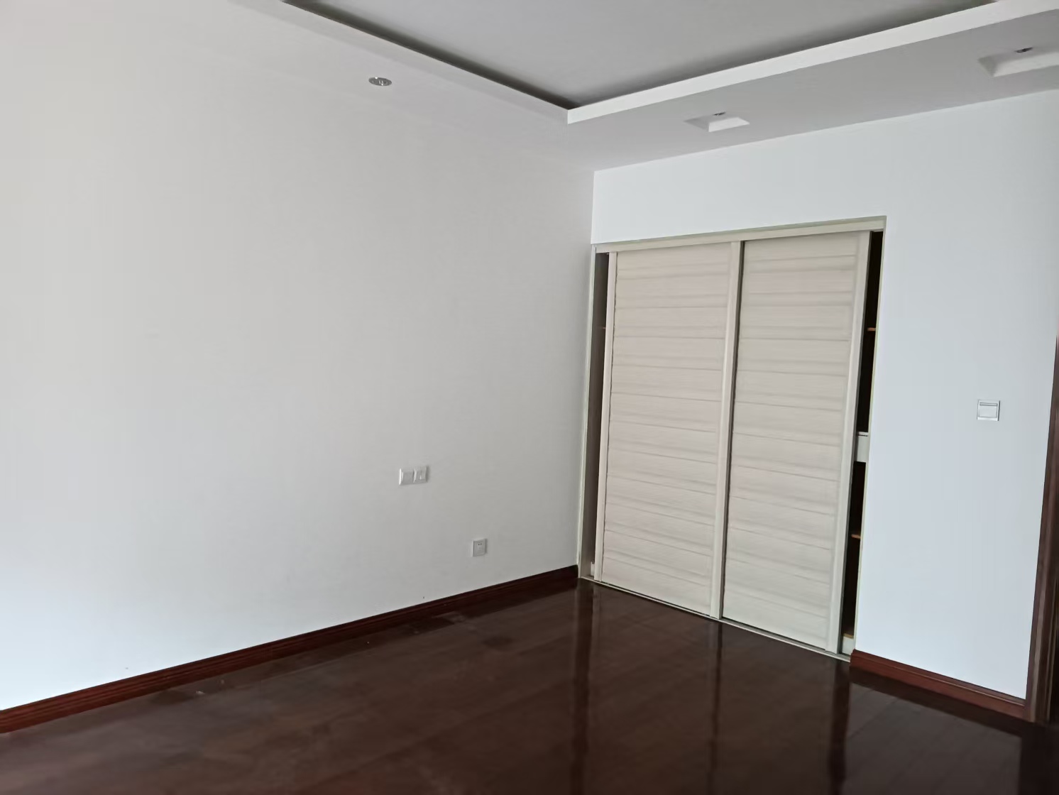 景怡花苑 3室2厅2卫 150m²
