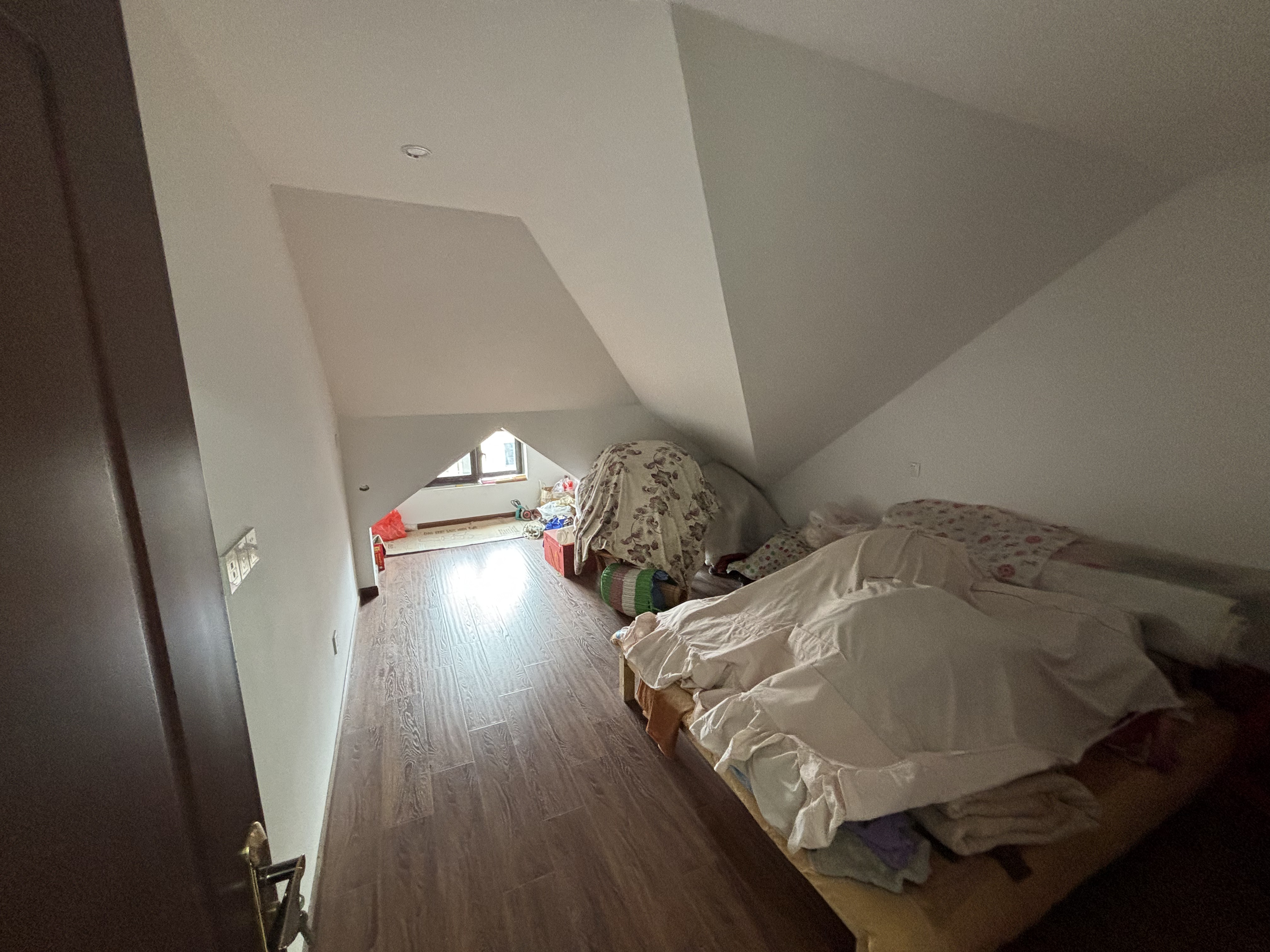 锦城苑 4室2厅2卫 88m&sup2;