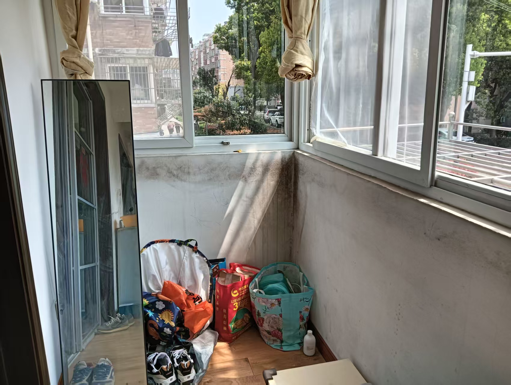 滨江花园 3室2厅1卫 133.69m&sup2;