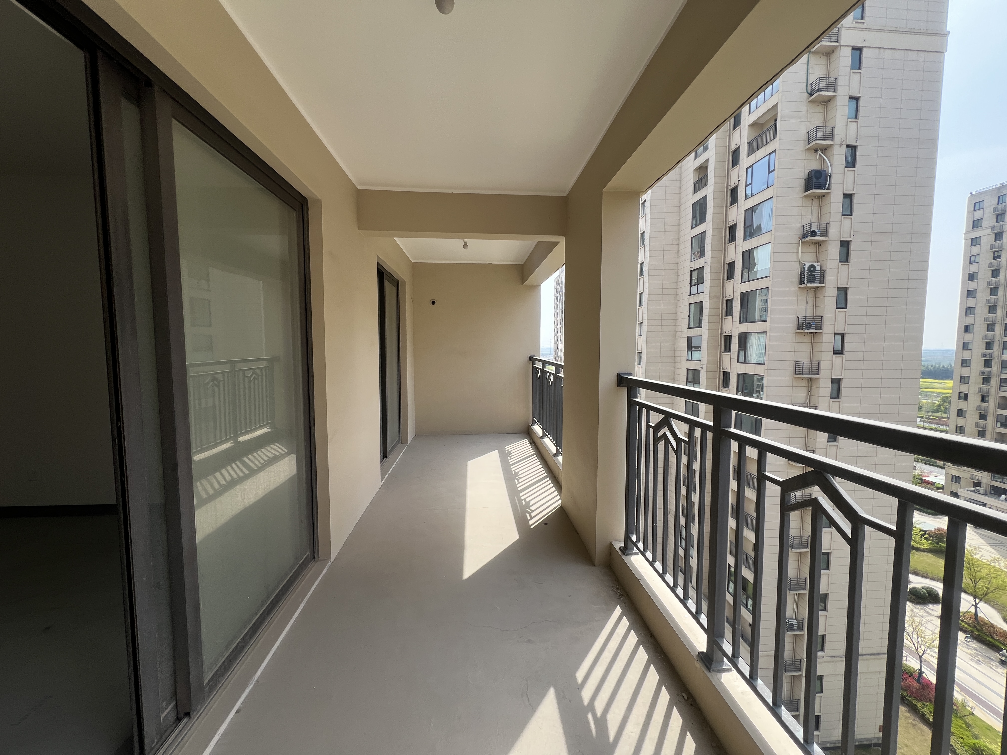 招商新城雍景湾 4室2厅2卫 139.36m²