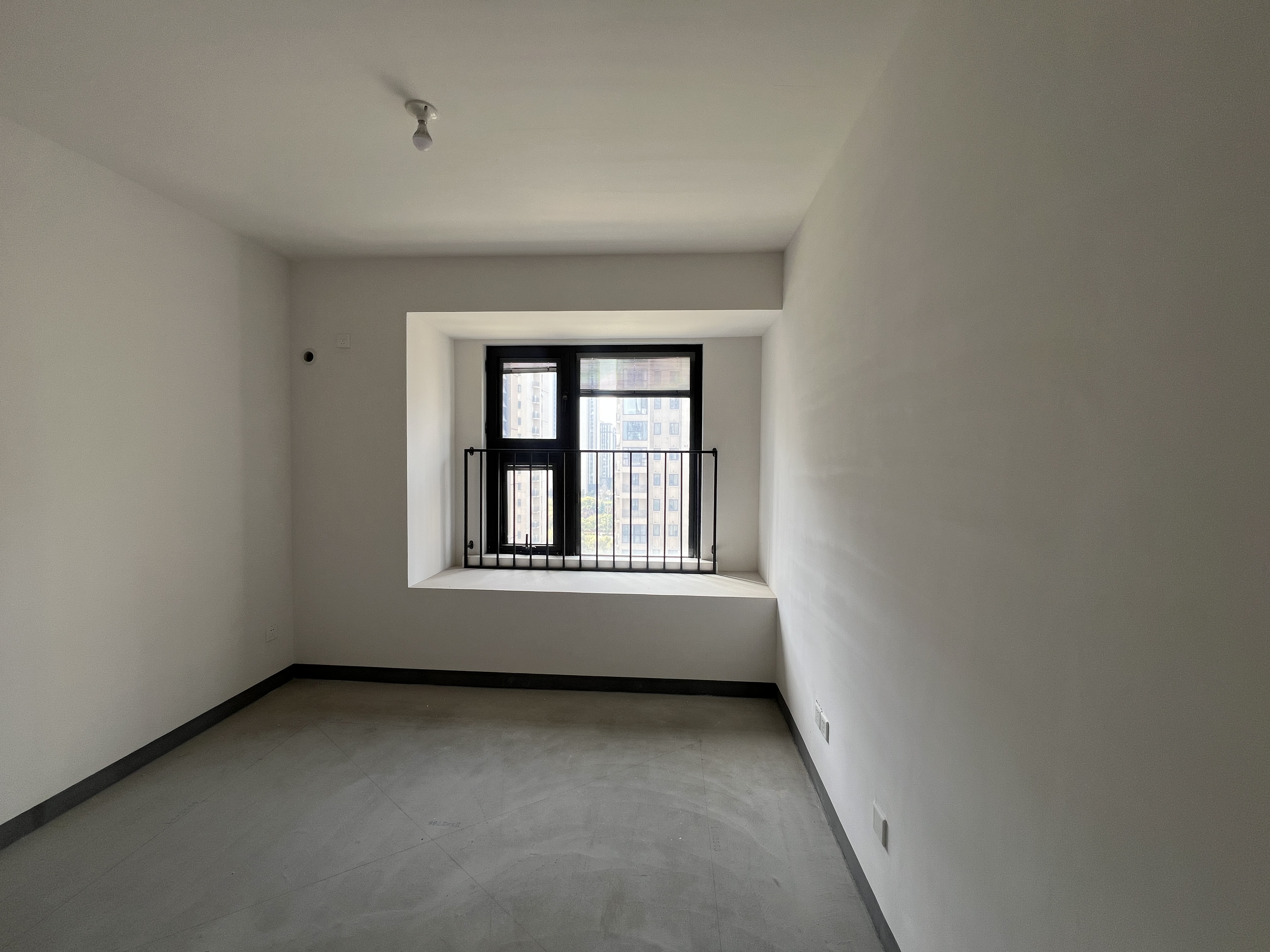 招商新城雍景湾 4室2厅2卫 139.36m²