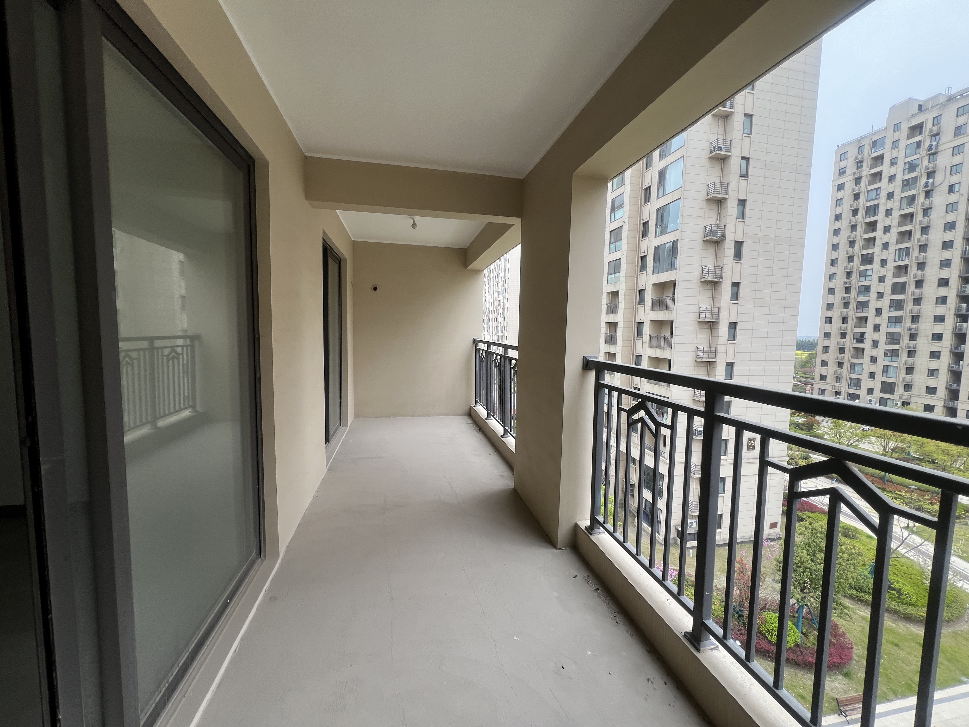 招商新城雍景湾 3室2厅2卫 140m²