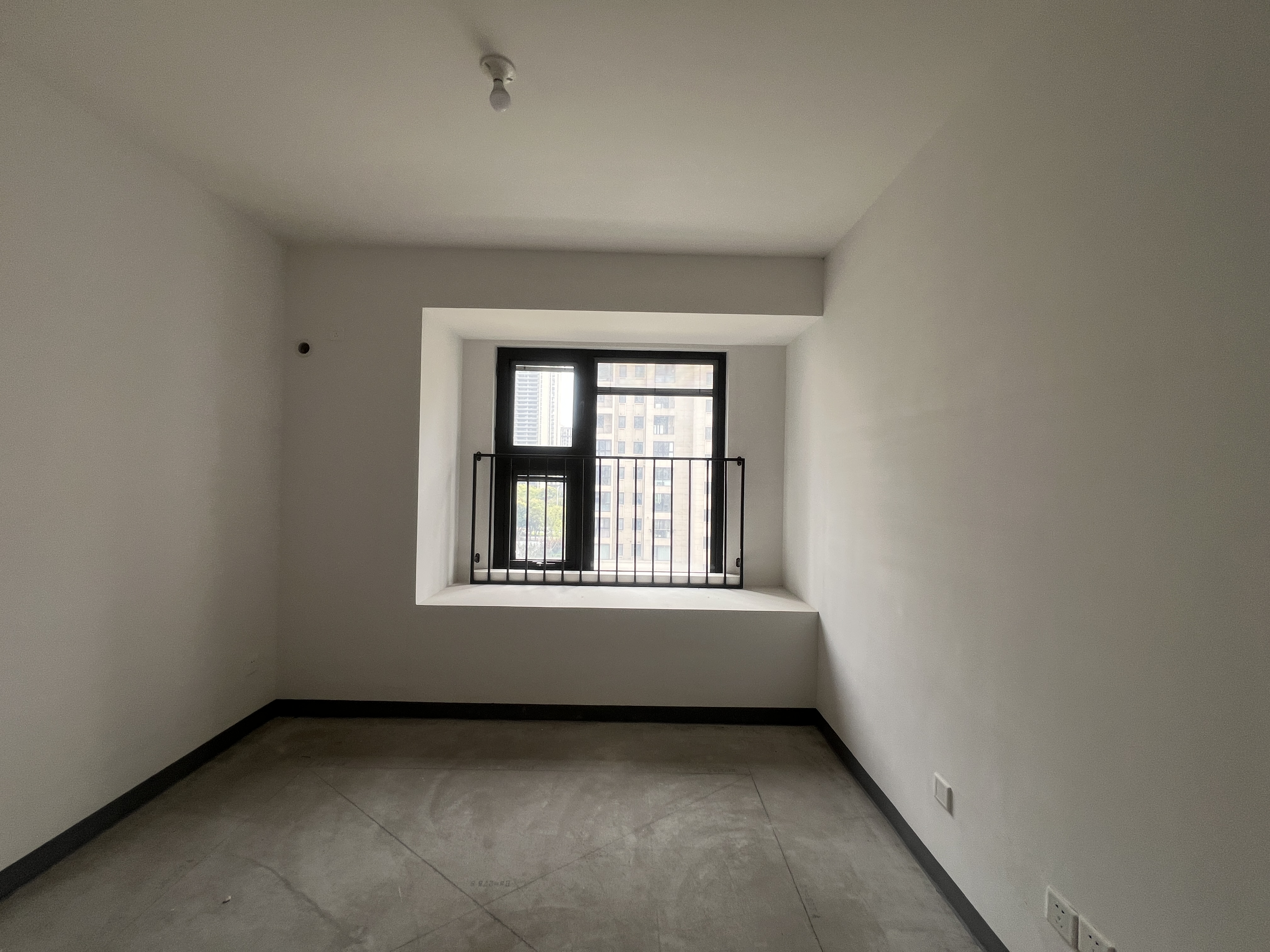 招商新城雍景湾 3室2厅2卫 140m²
