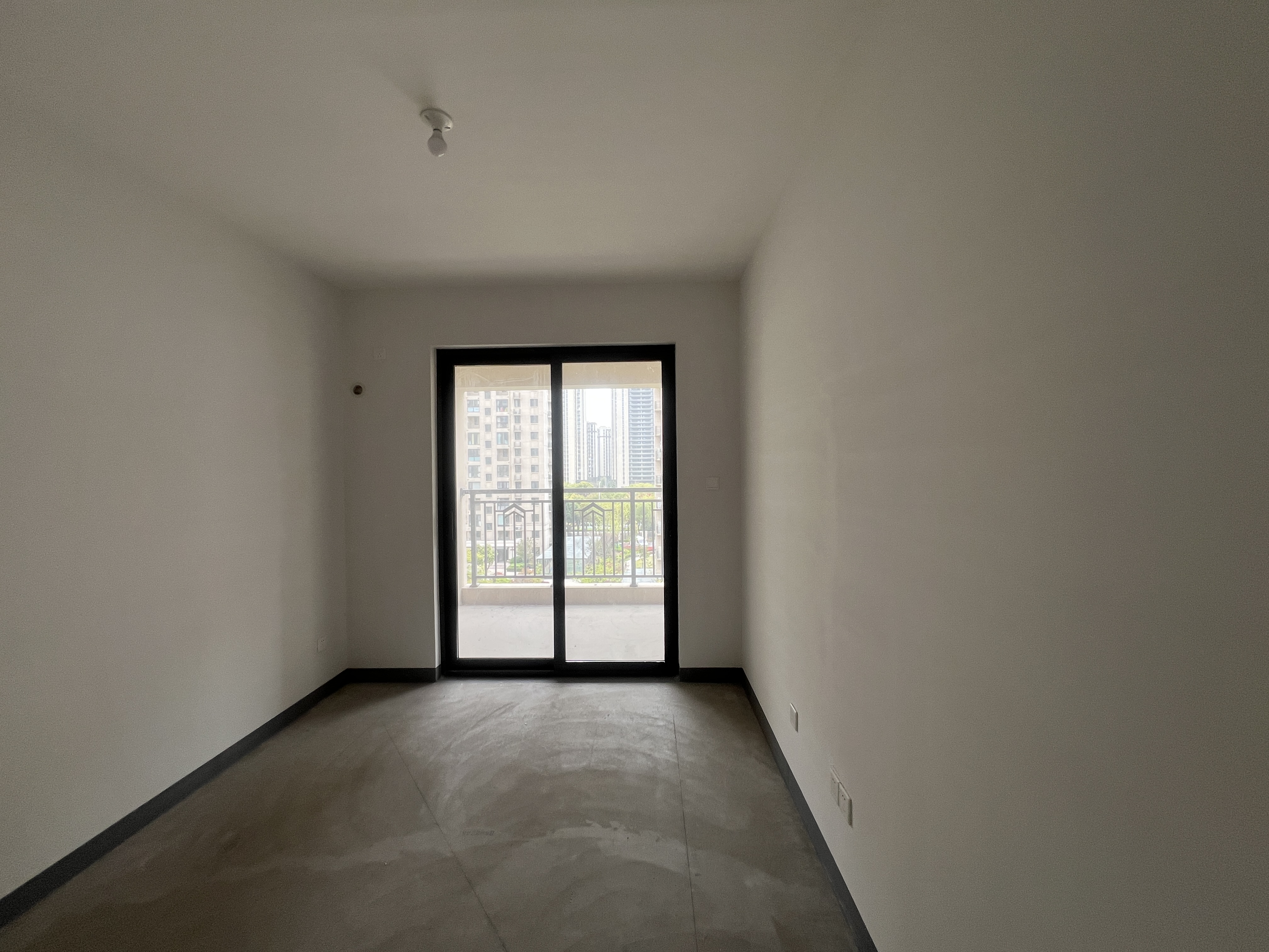 招商新城雍景湾 3室2厅2卫 140m²