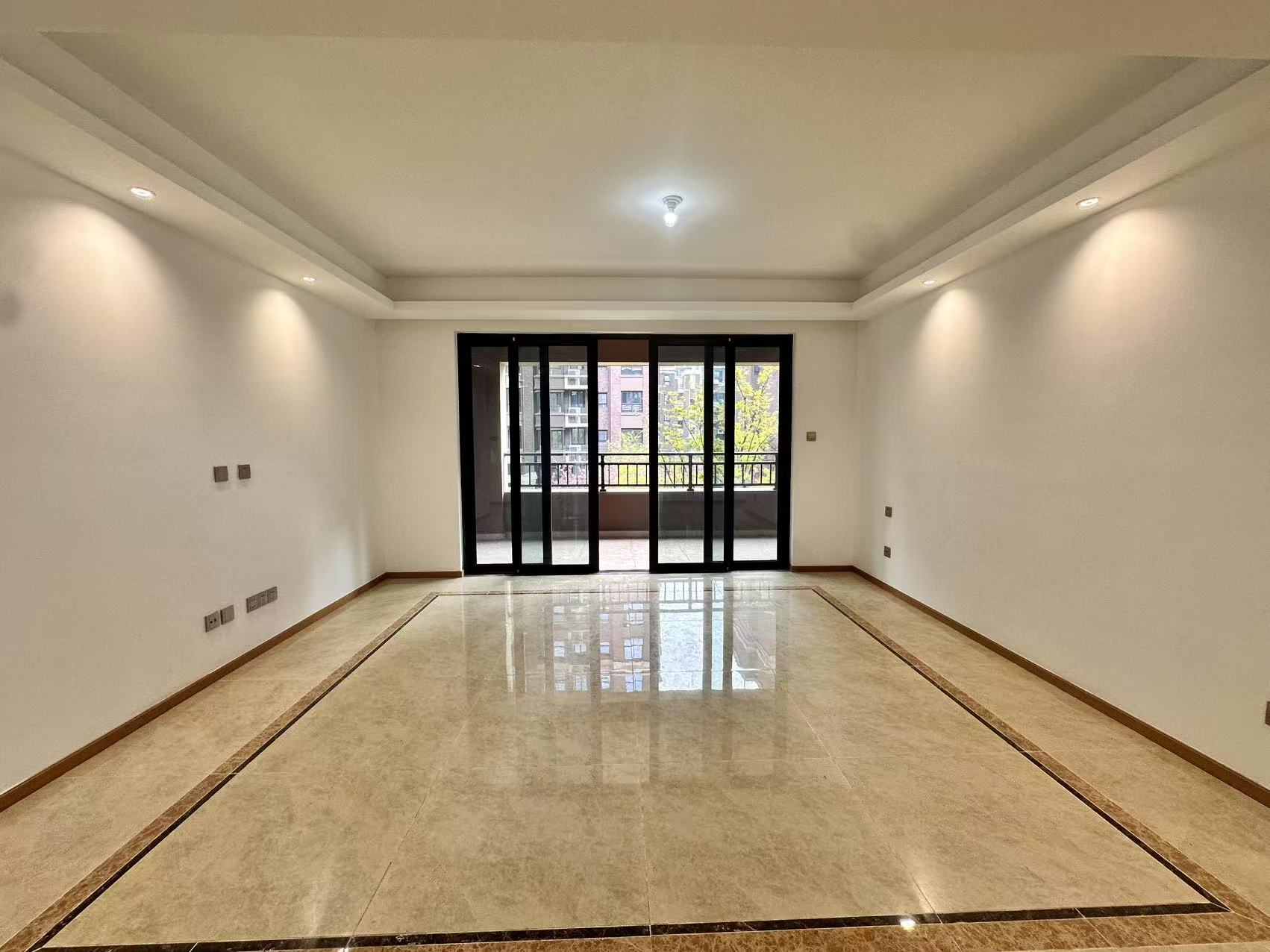 林肯公园 4室2厅2卫 143m²