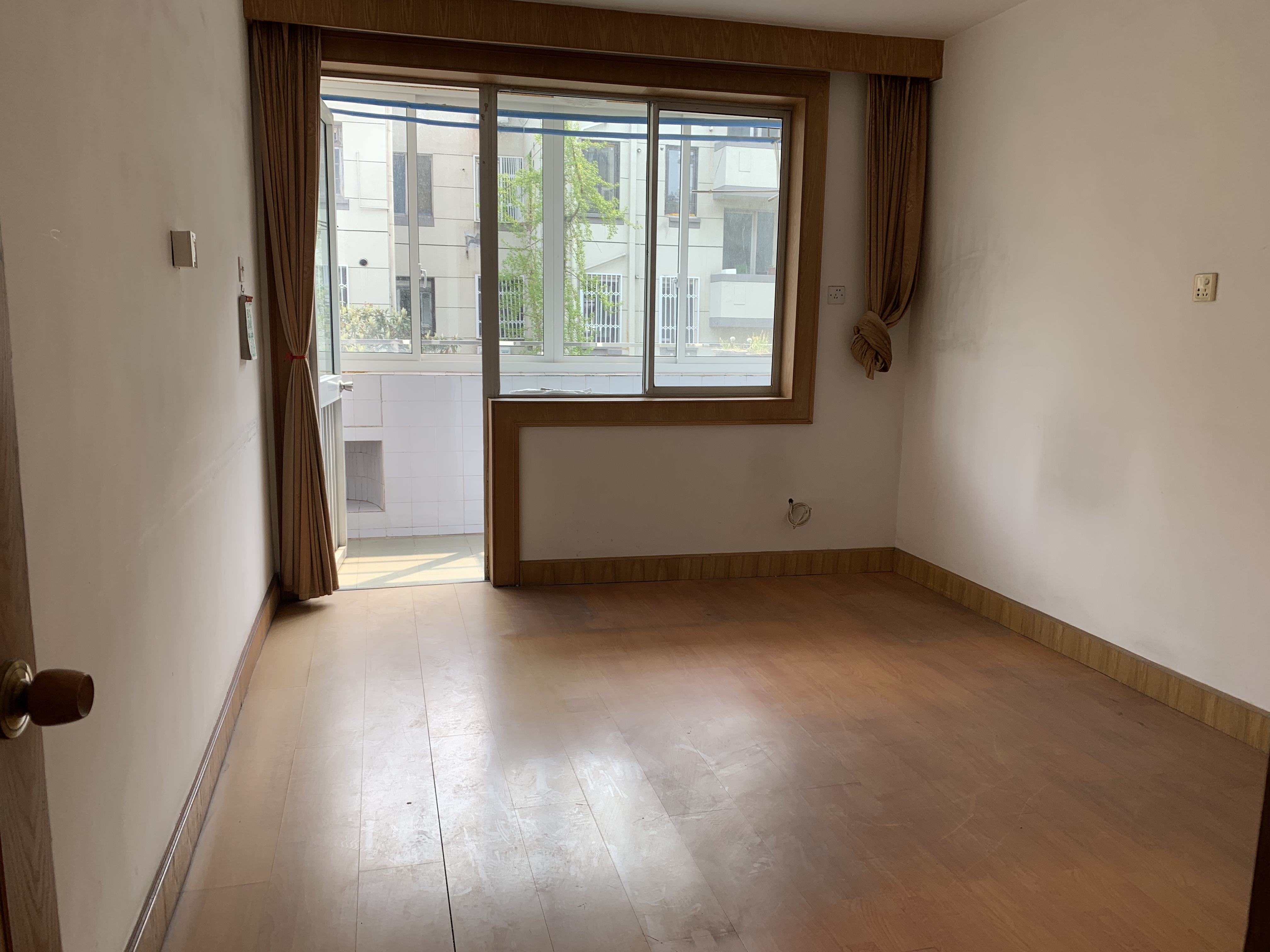 银花苑 2室1厅1卫 75.76m²