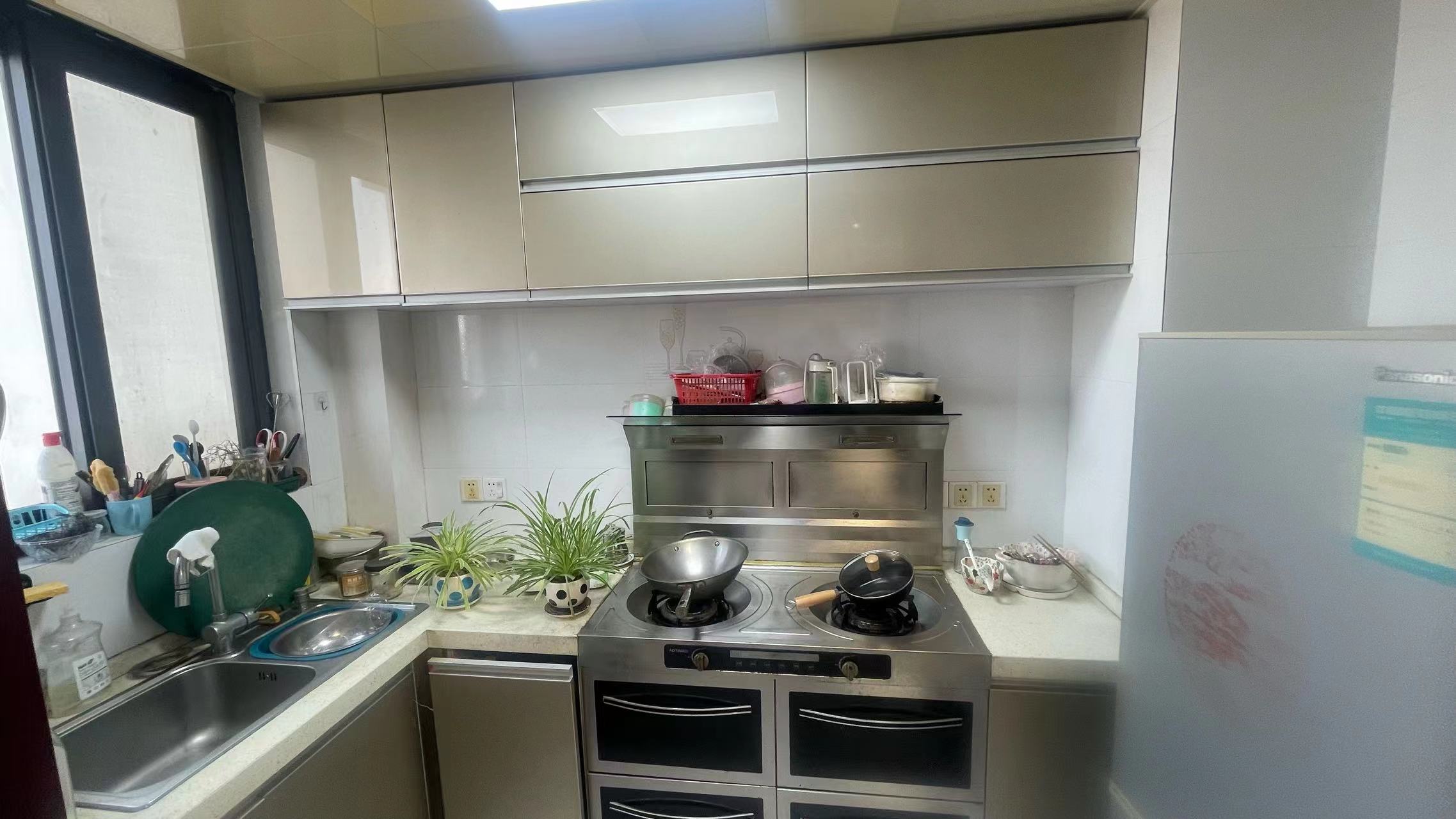高迪晶城 2室2厅1卫 95m²