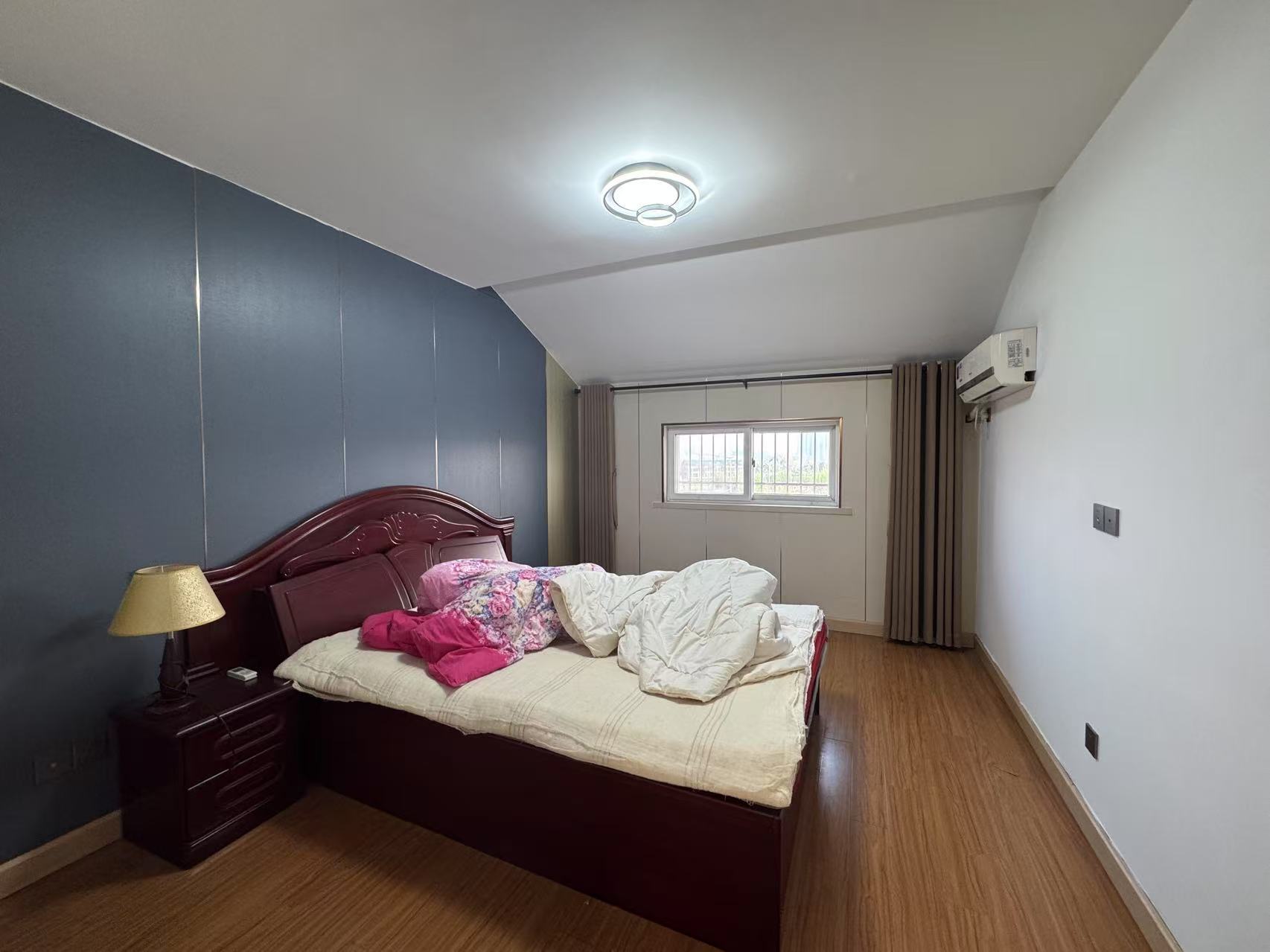 越江新村 4室2厅2卫 203.04m&sup2;