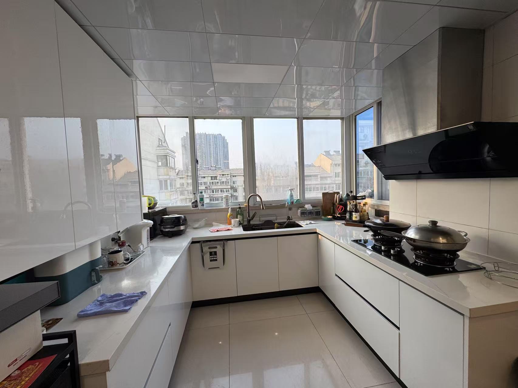 越江新村 4室2厅2卫 203.04m&sup2;
