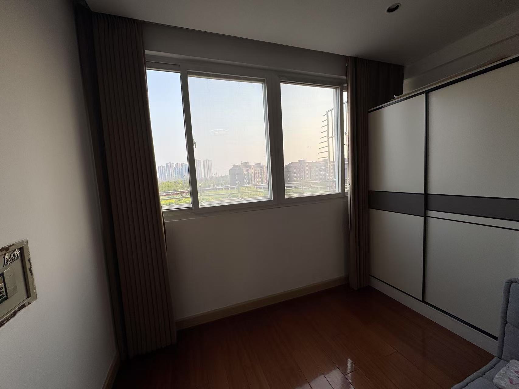 越江新村 4室2厅2卫 203.04m&sup2;