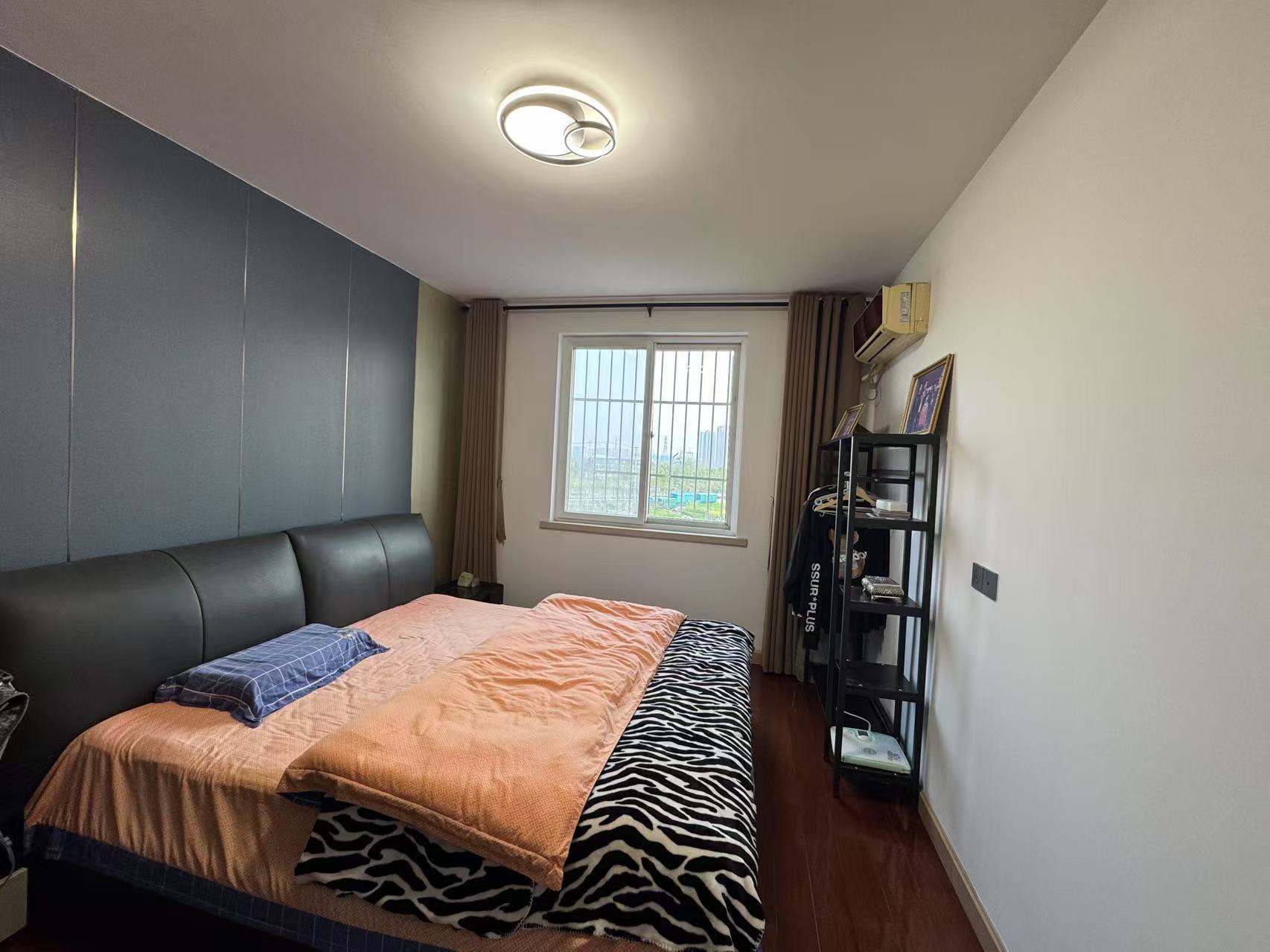 越江新村 4室2厅2卫 203.04m&sup2;