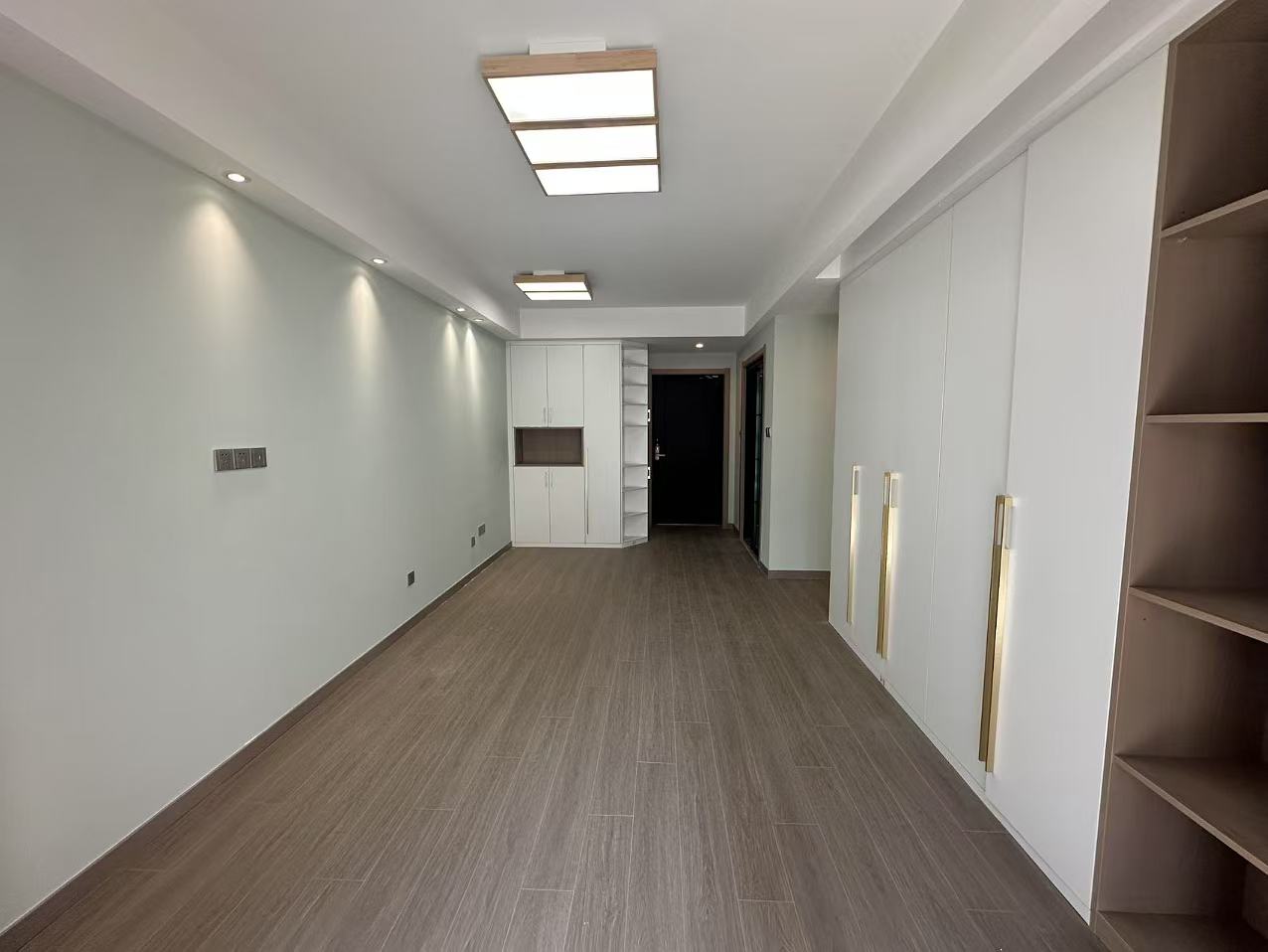 招商新城雍景湾 3室2厅1卫 87m²