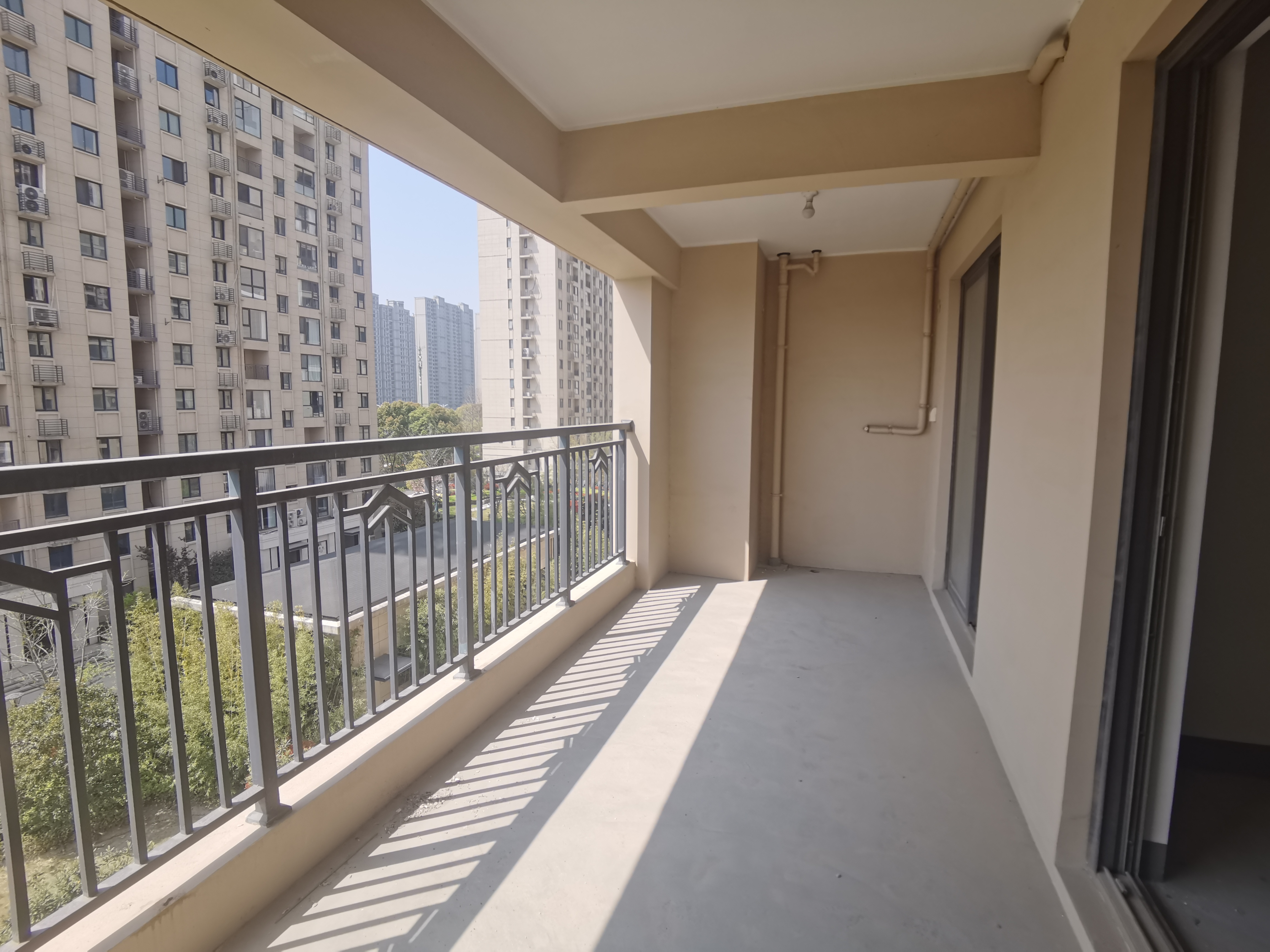 招商新城雍景湾 4室2厅2卫 127m²