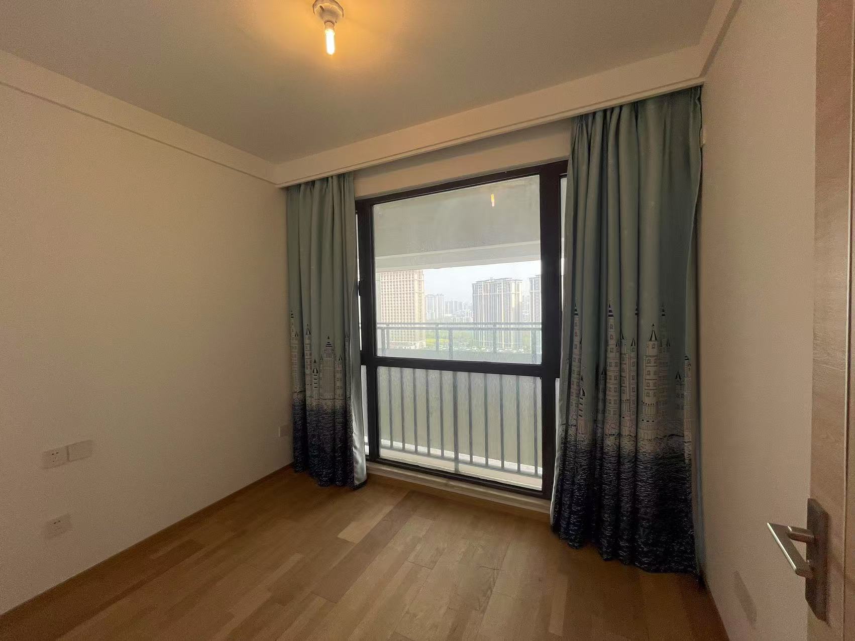 云樾东方 3室2厅1卫 95m²