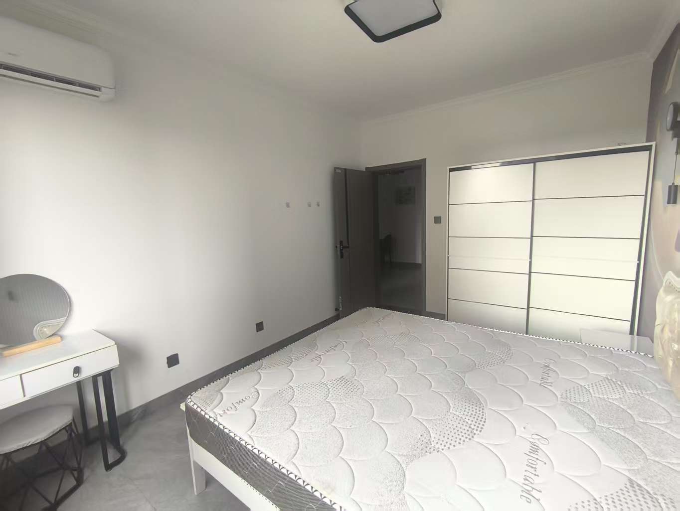 学士府 2室1厅1卫 87m²