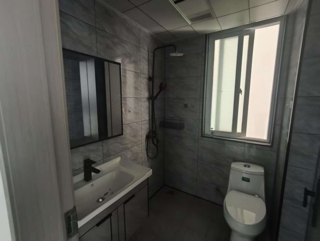 学士府 2室1厅1卫 87m²