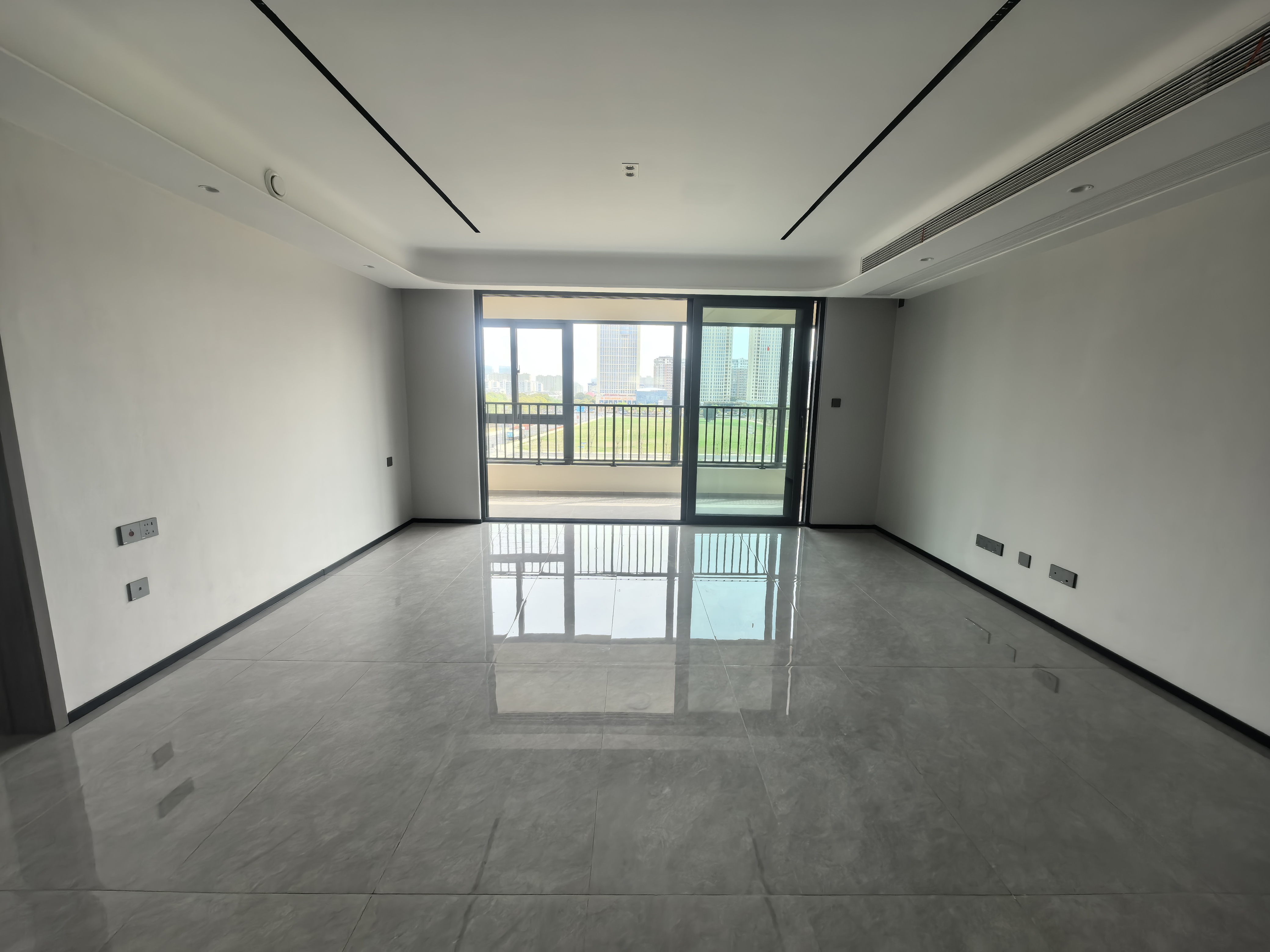 万科官山望 3室2厅2卫 149m²