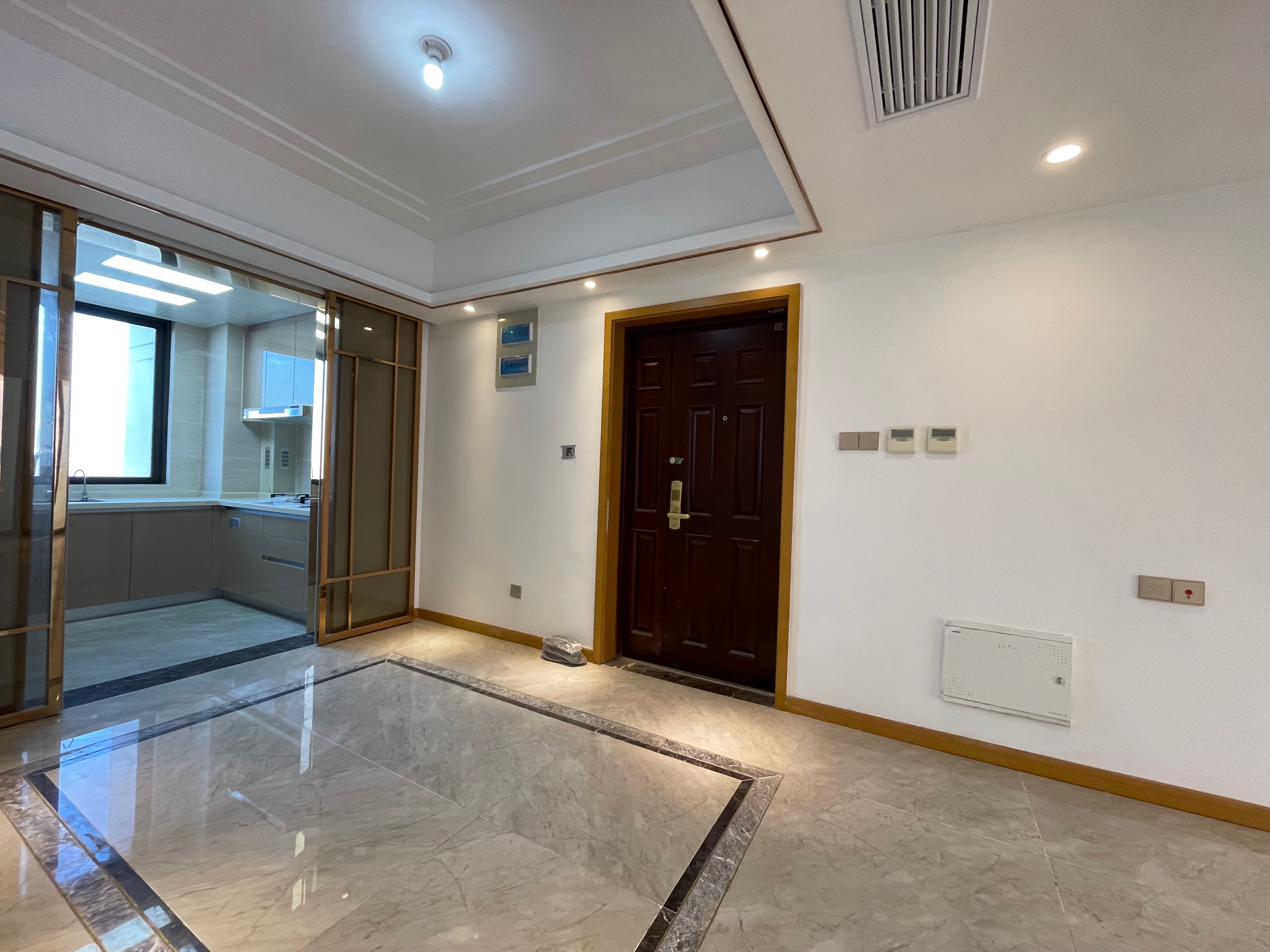 中南世纪花城三期 4室2厅2卫 140.36m²