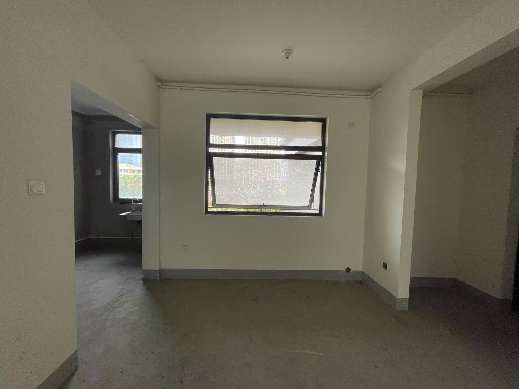 翠园 3室2厅2卫 135m²