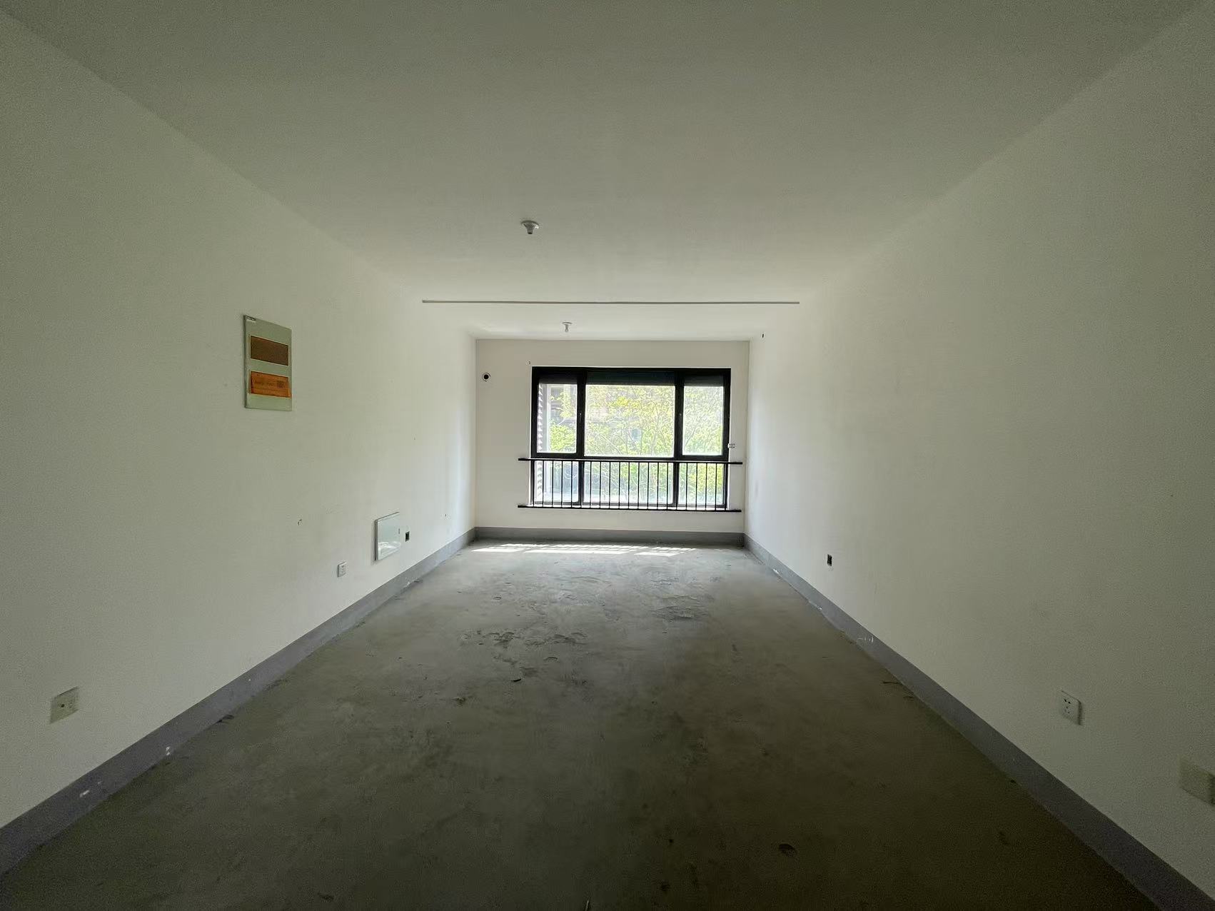 翠园 3室2厅2卫 135m²