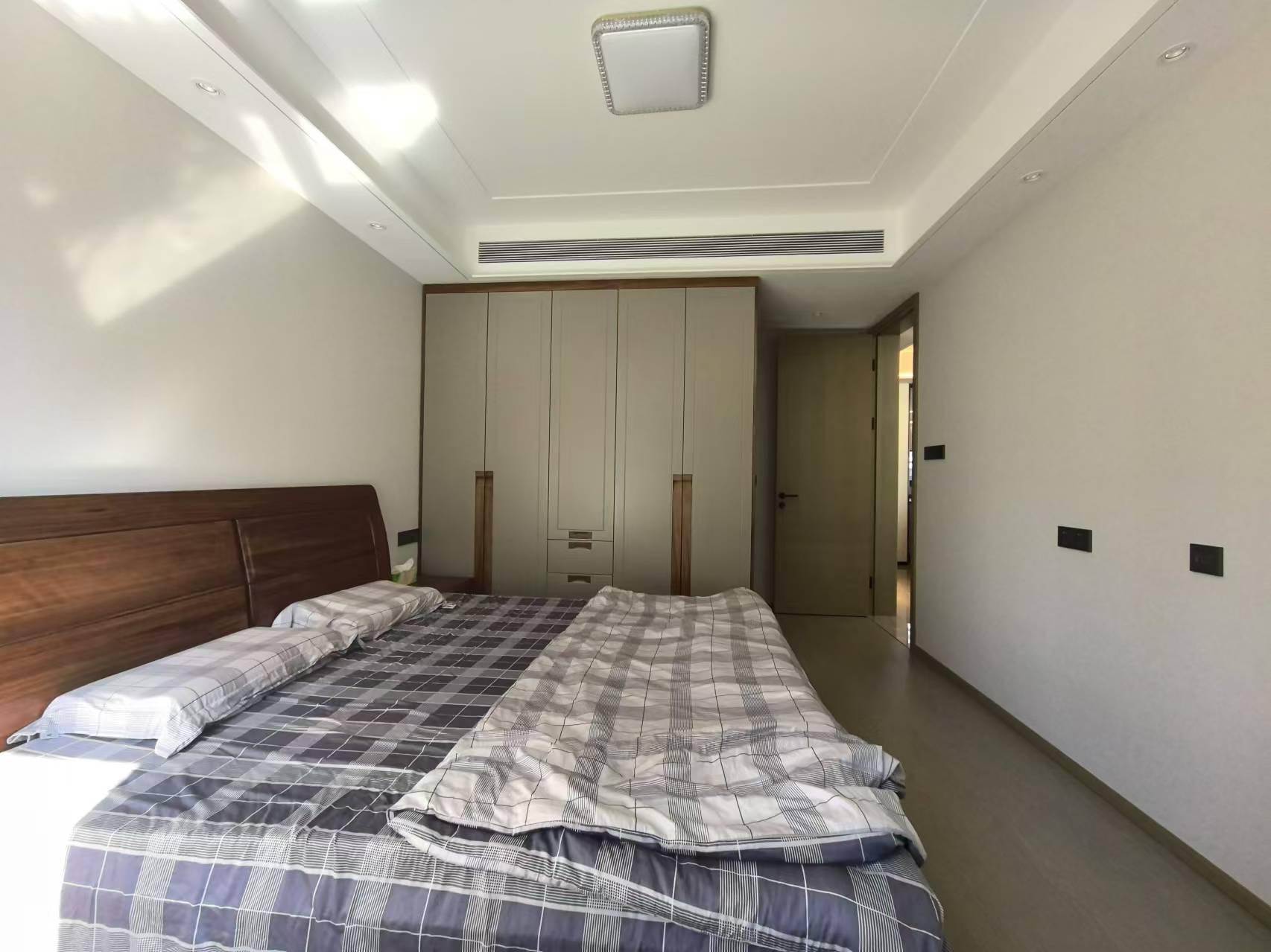 万科方圆 3室2厅2卫 130.46m&sup2;