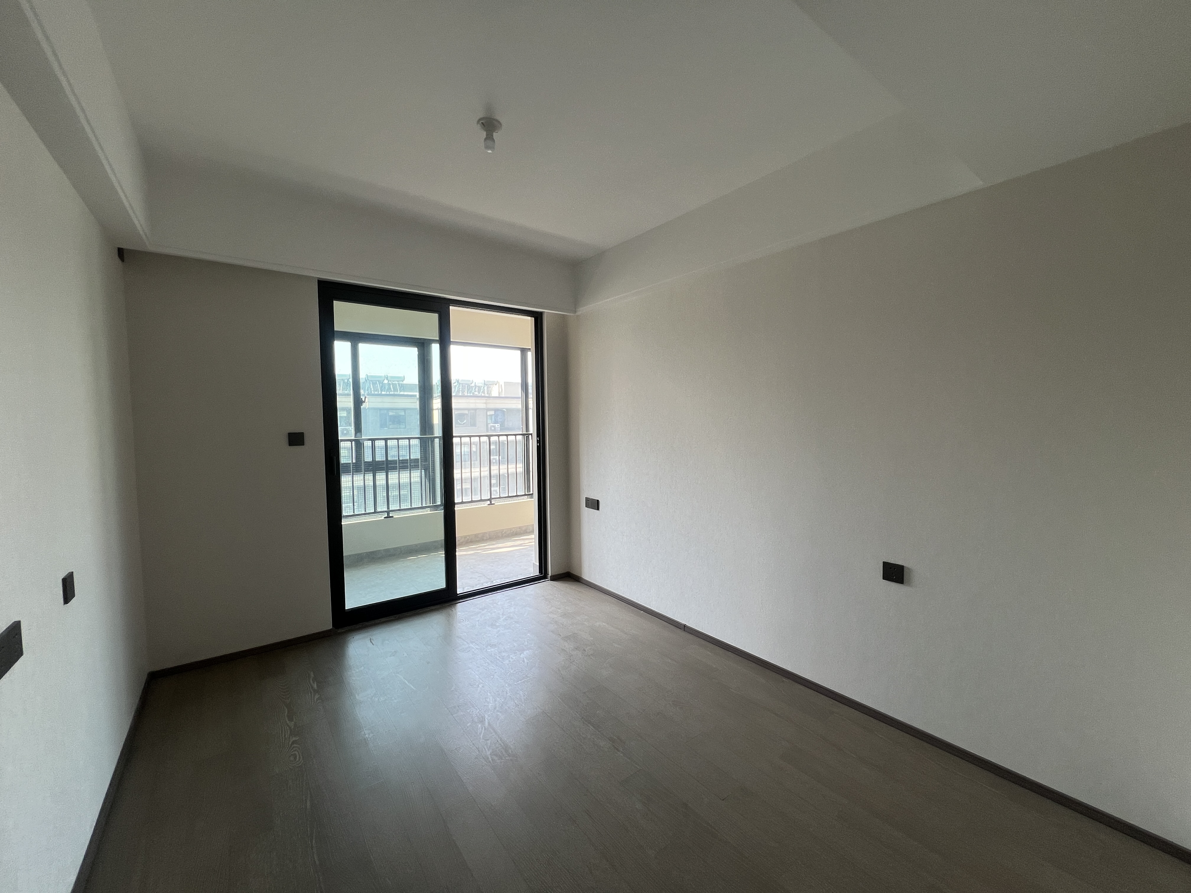 万科官山望 4室2厅2卫 168m²