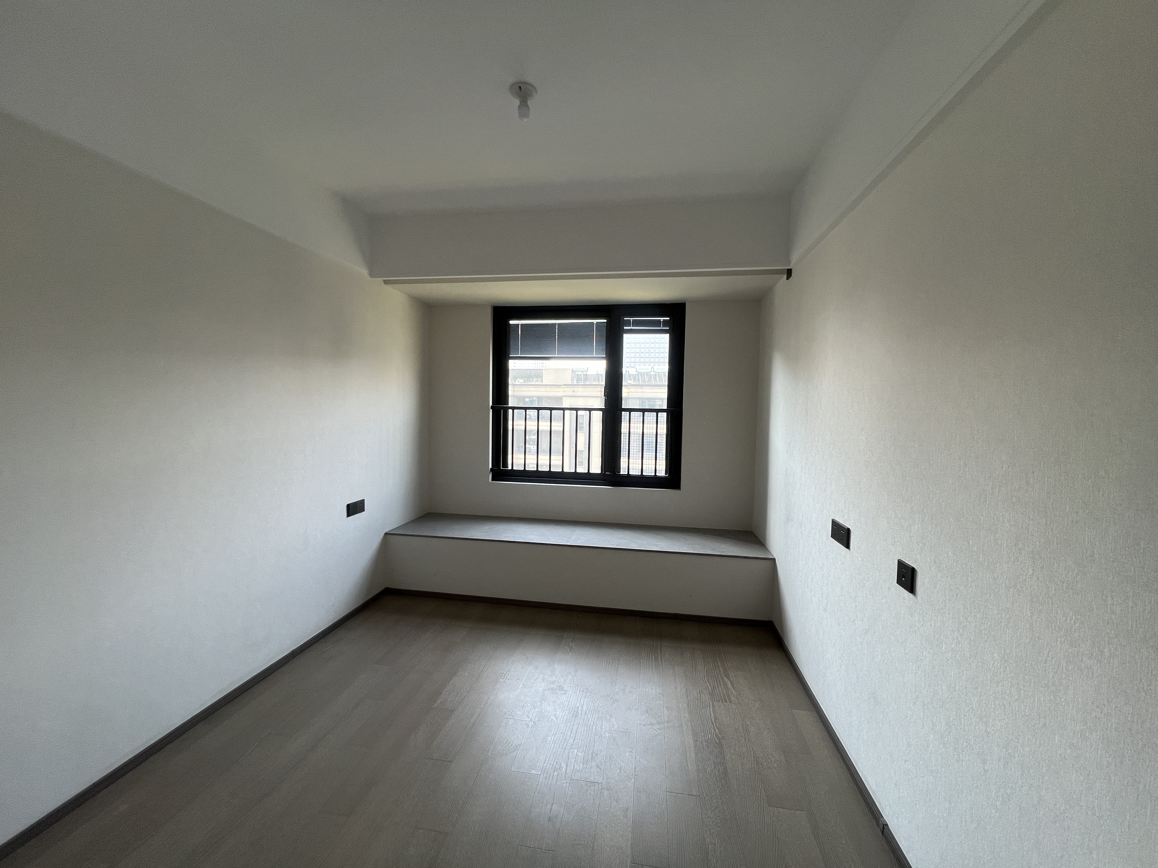 万科官山望 4室2厅2卫 168m²