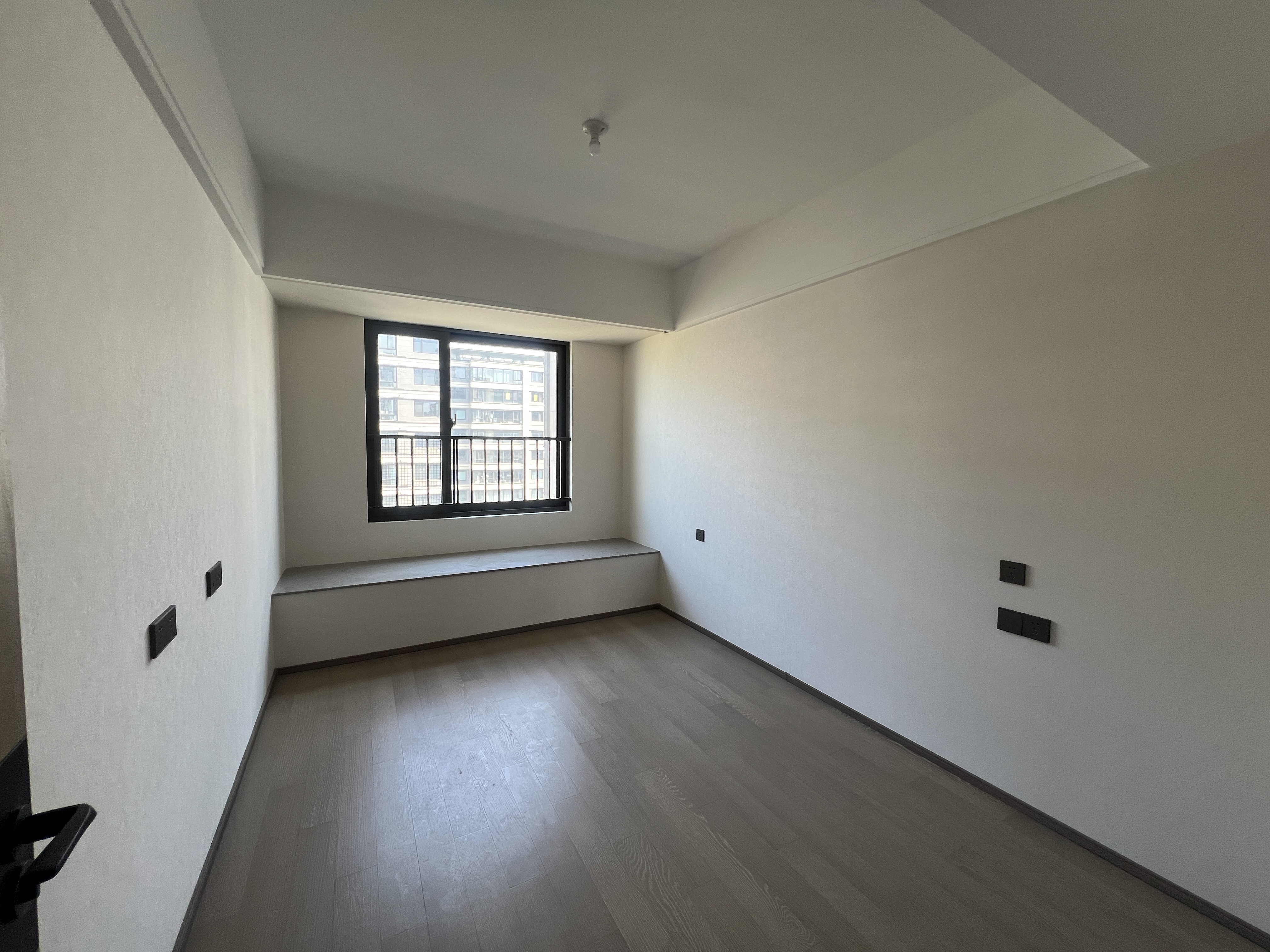 万科官山望 4室2厅2卫 168m²