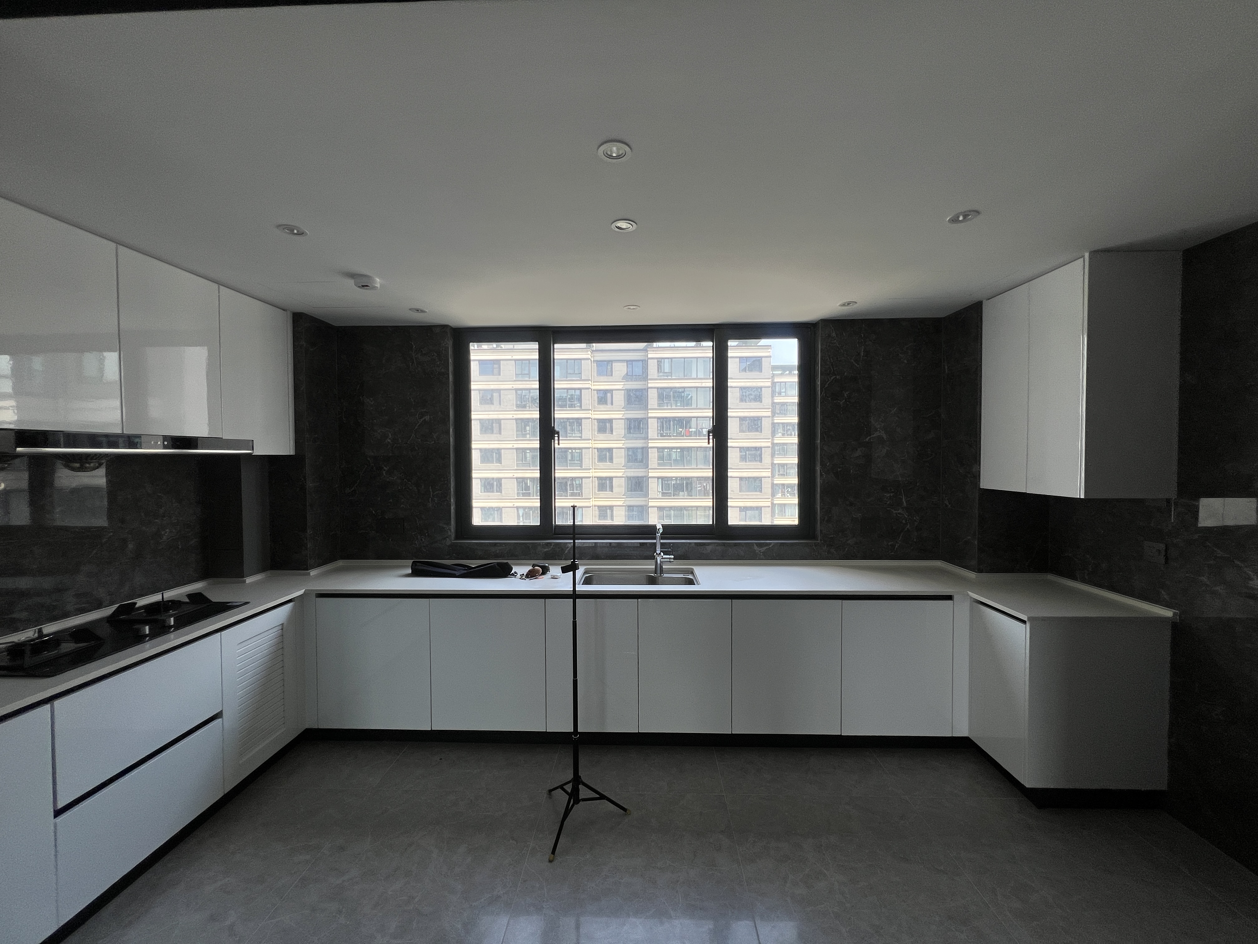万科官山望 4室2厅2卫 168m²