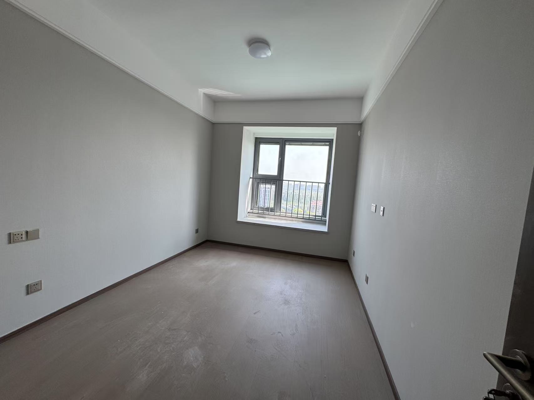 长泰滨河国际 4室2厅2卫 127m²