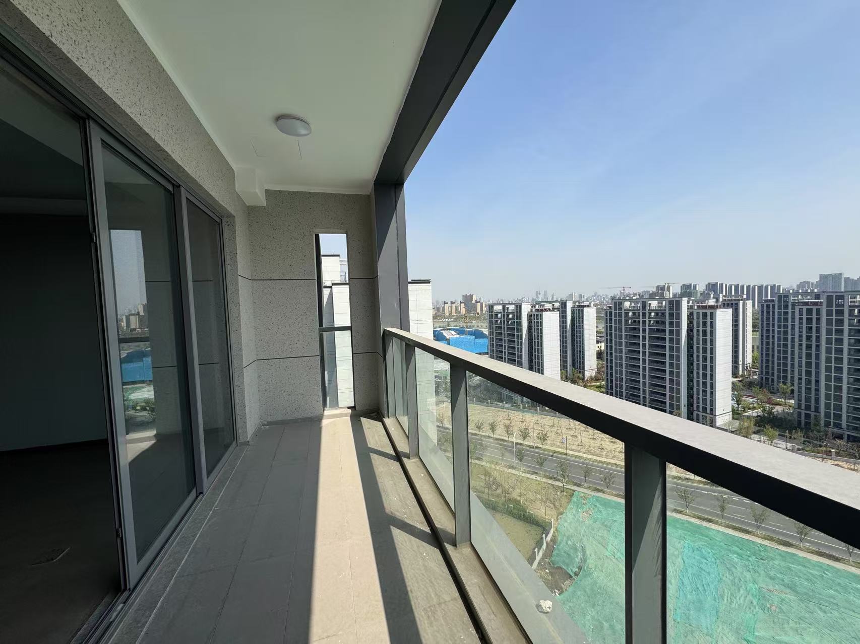 长泰滨河国际 4室2厅2卫 127m²