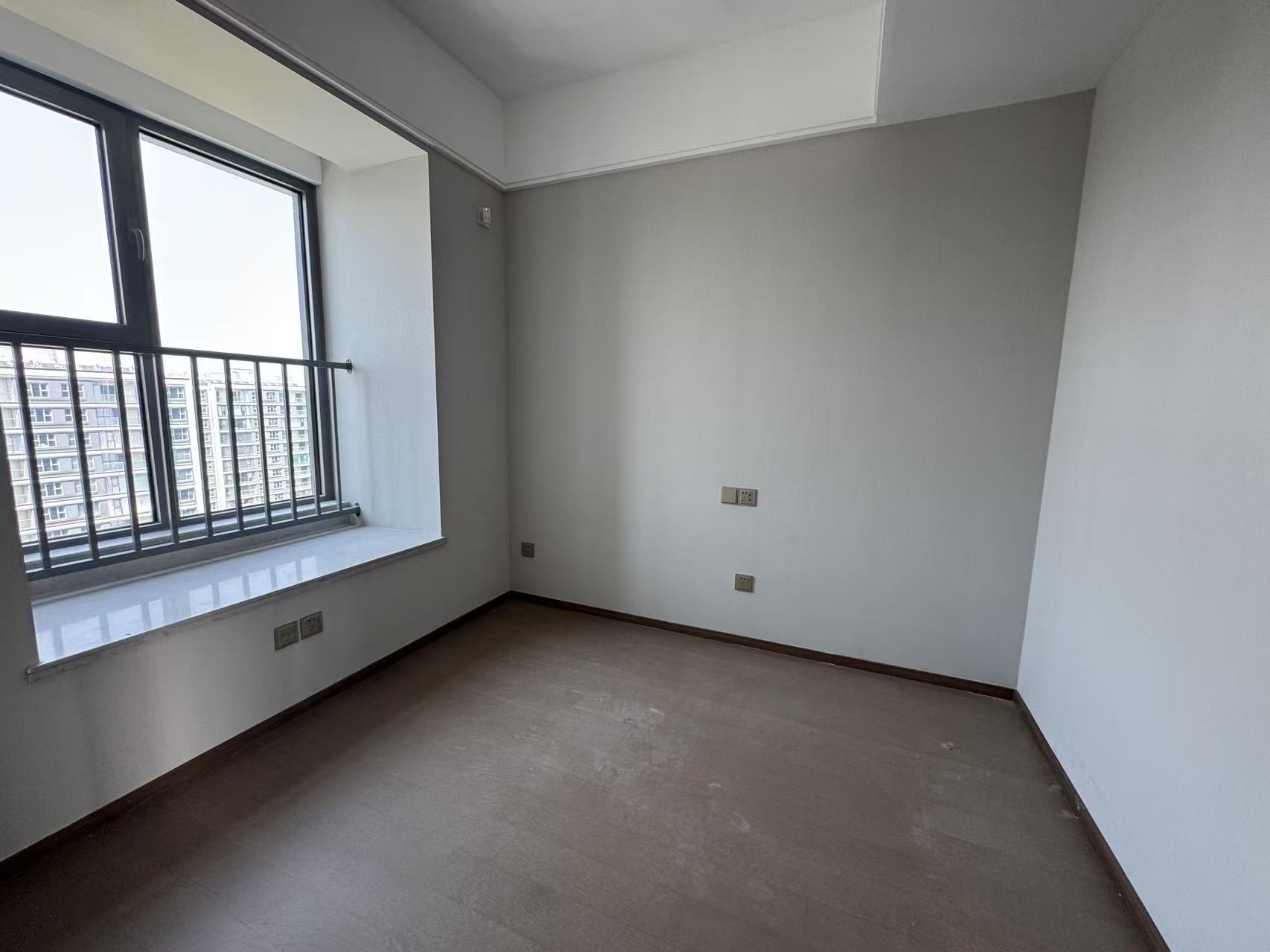 长泰滨河国际 4室2厅2卫 127m²