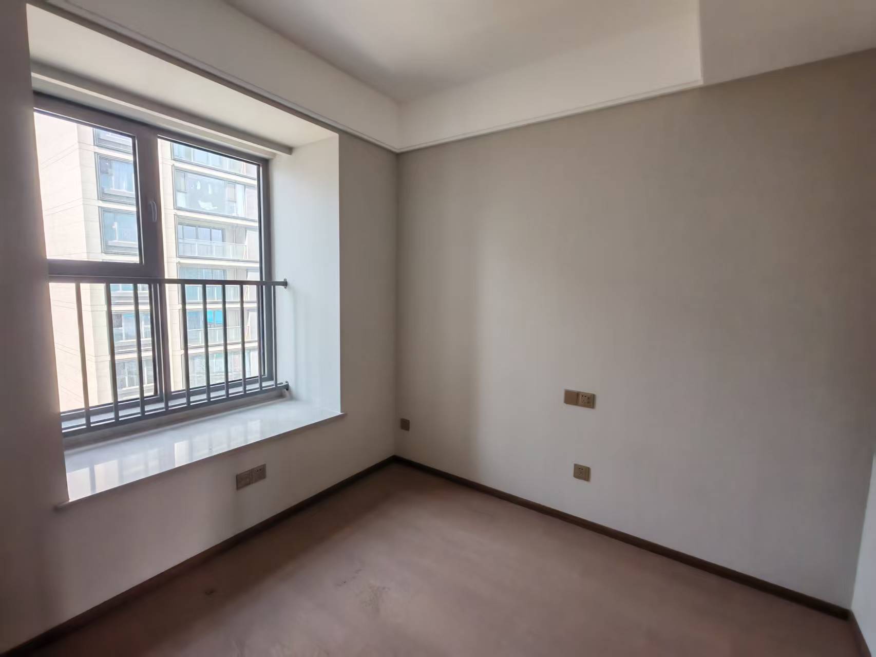 长泰滨河国际 4室2厅2卫 127m²