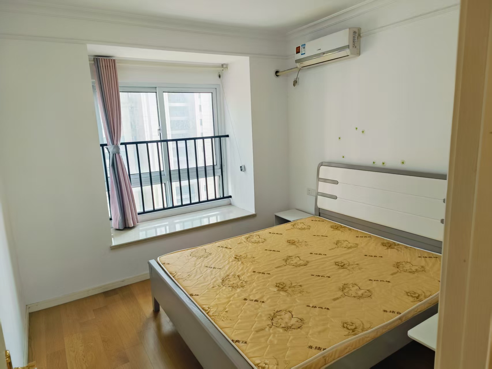 中海碧林湾 3室2厅1卫 97m²