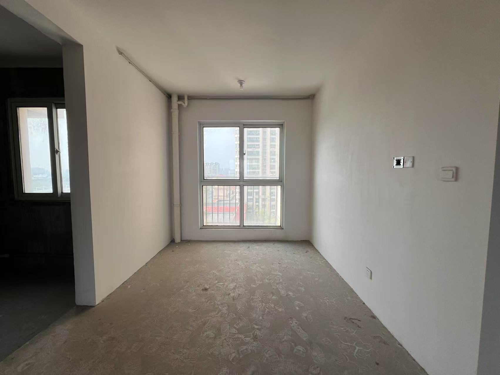 中南世纪花城三期 3室2厅2卫 131.04m²