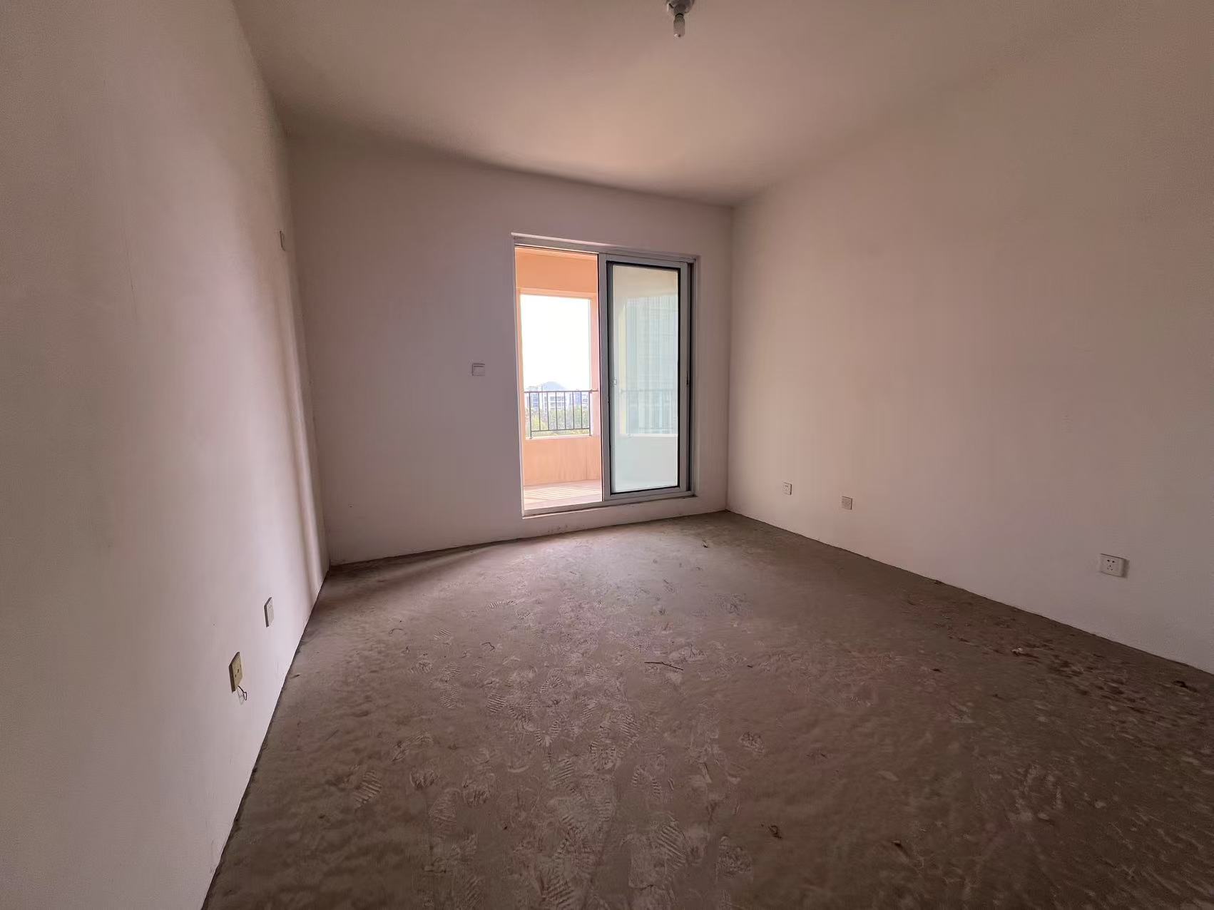 中南世纪花城三期 3室2厅2卫 131.04m²