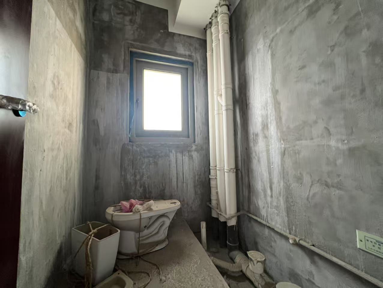 中南世纪花城三期 3室2厅2卫 131.04m²